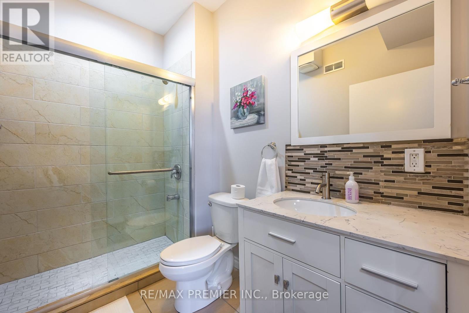 4507 Queen Street, Niagara Falls, Ontario  L2E 2L4 - Photo 14 - X12201472