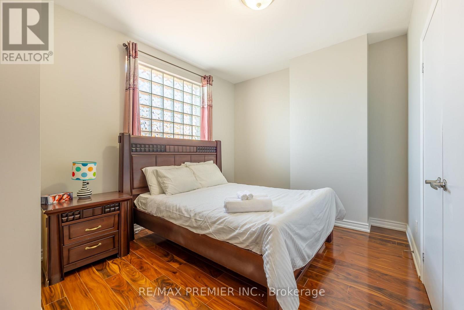 4507 Queen Street, Niagara Falls, Ontario  L2E 2L4 - Photo 7 - X12201472