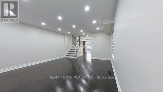 16 Sestina Court, Brampton, Ontario  L6P 1R9 - Photo 6 - W12212883