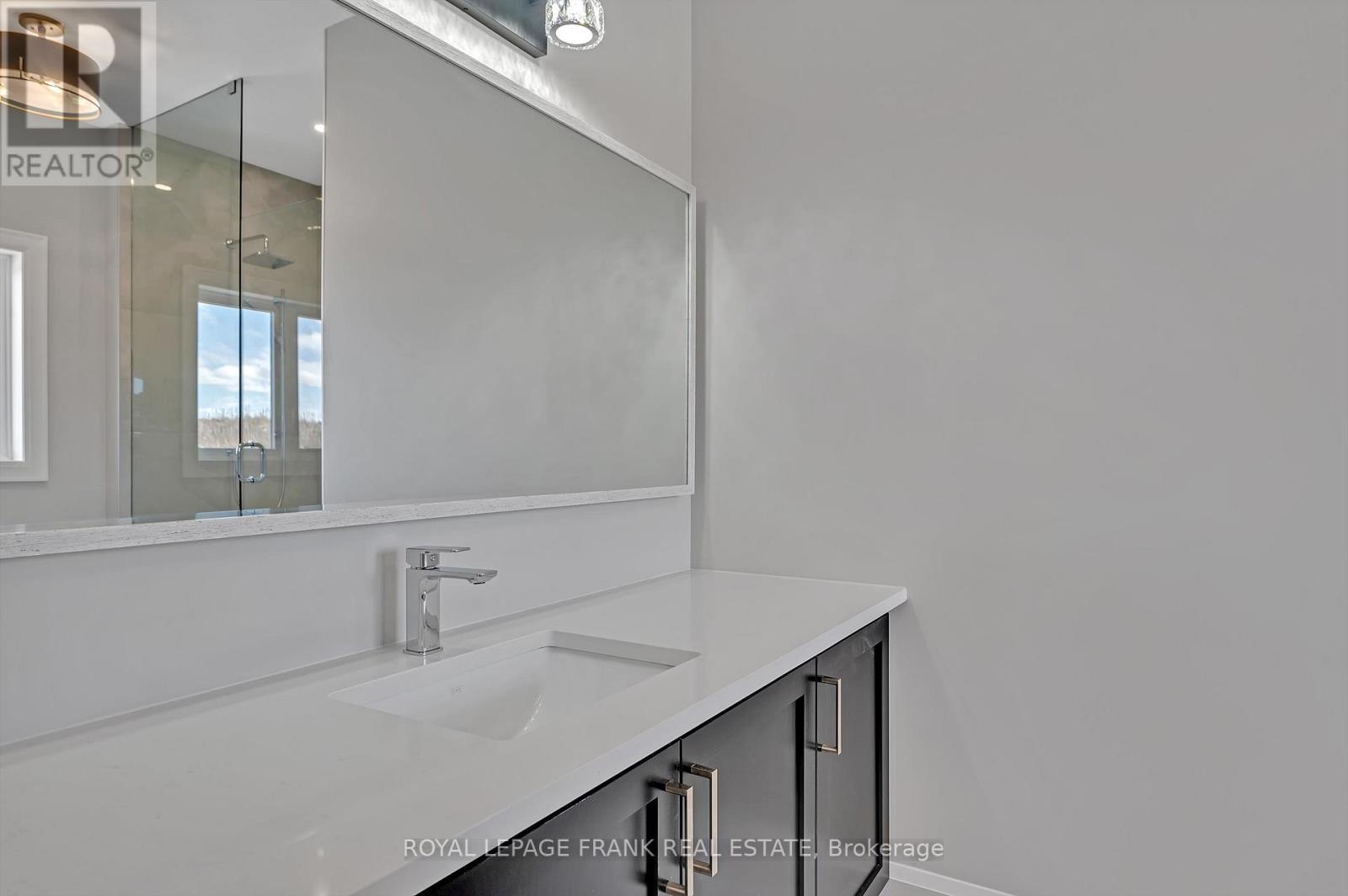 7 Nipigon Street, Kawartha Lakes, Ontario  K0M 1N0 - Photo 21 - X12214023