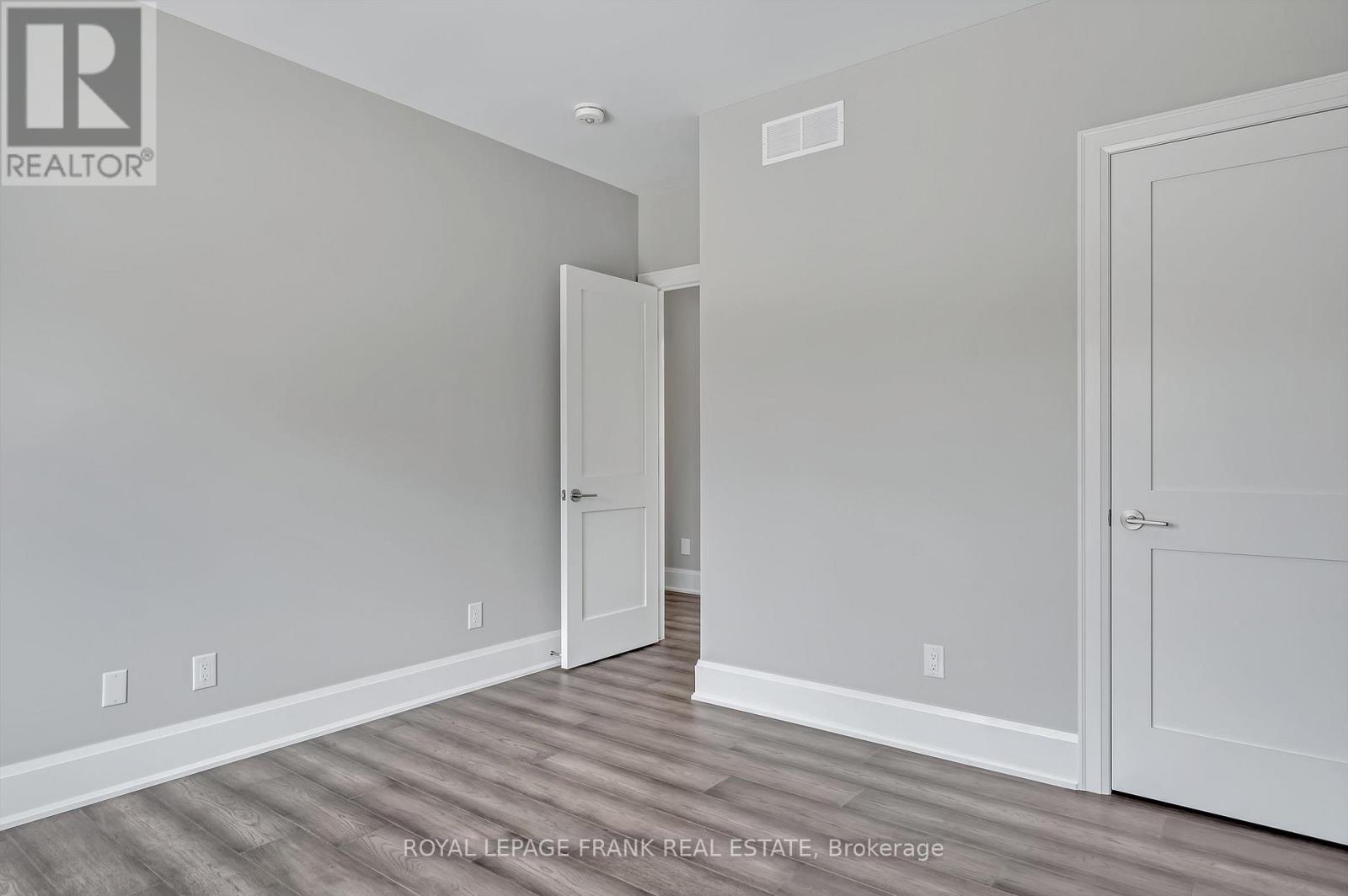 7 Nipigon Street, Kawartha Lakes, Ontario  K0M 1N0 - Photo 24 - X12214023