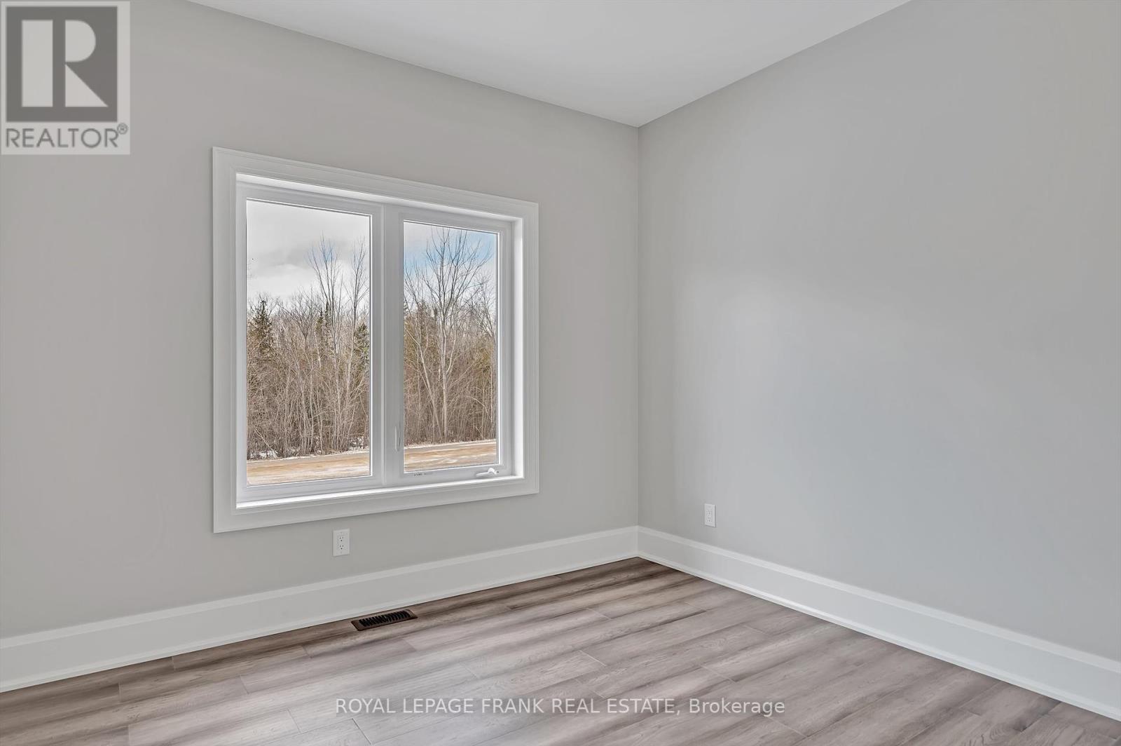 7 Nipigon Street, Kawartha Lakes, Ontario  K0M 1N0 - Photo 25 - X12214023