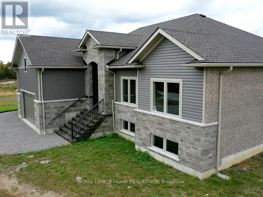 7 Nipigon Street, Kawartha Lakes, Ontario  K0M 1N0 - Photo 34 - X12214023