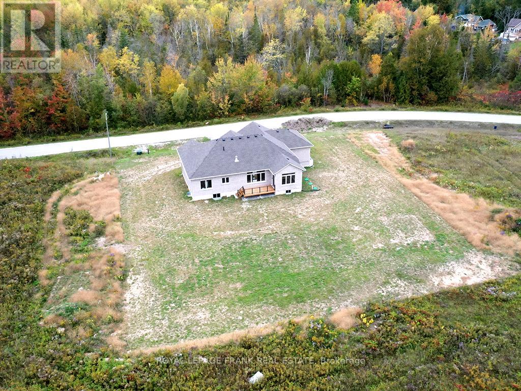 7 Nipigon Street, Kawartha Lakes, Ontario  K0M 1N0 - Photo 35 - X12214023