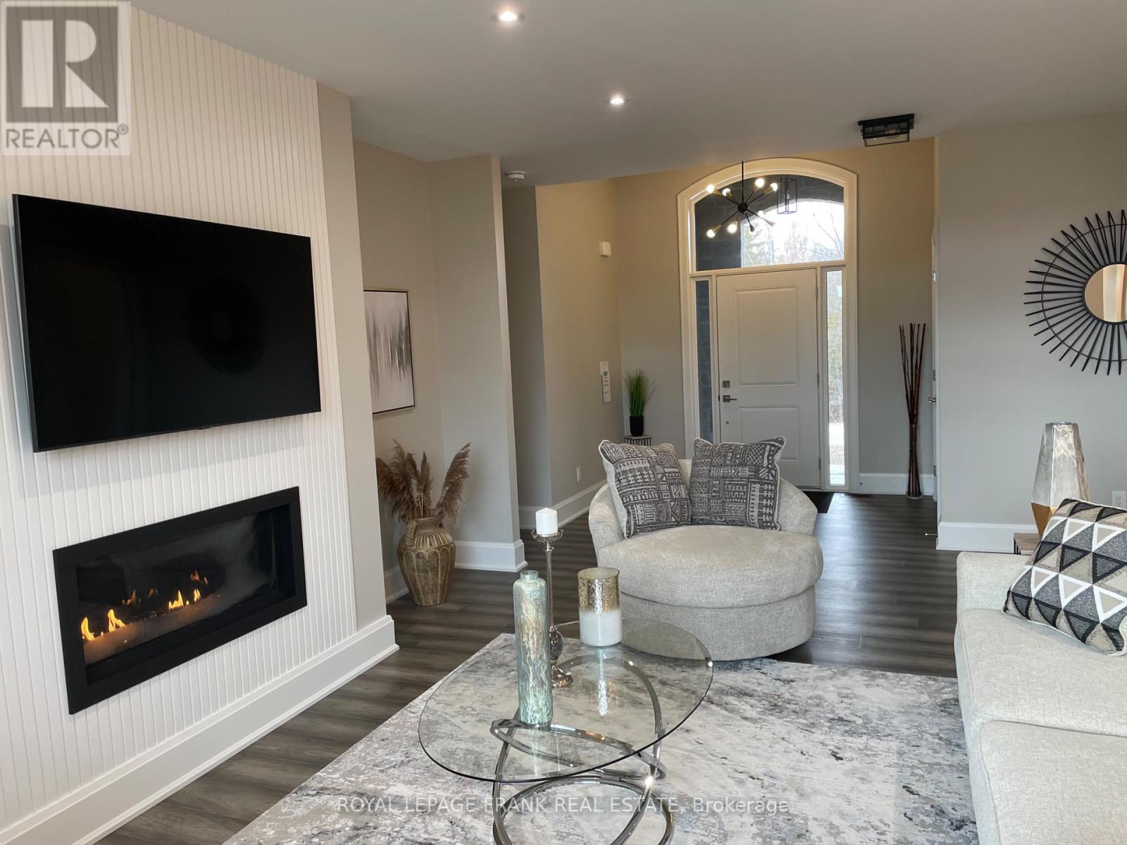 7 Nipigon Street, Kawartha Lakes, Ontario  K0M 1N0 - Photo 44 - X12214023