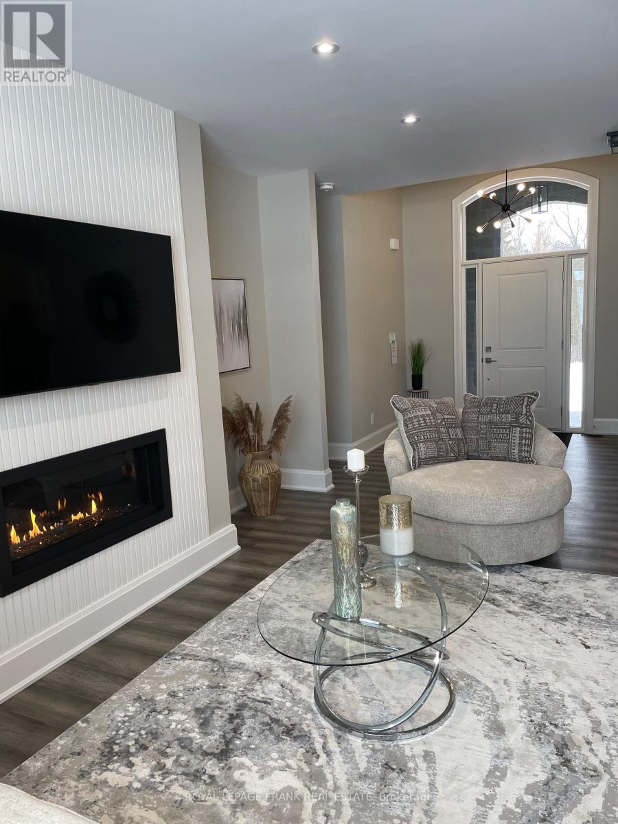 7 Nipigon Street, Kawartha Lakes, Ontario  K0M 1N0 - Photo 6 - X12214023