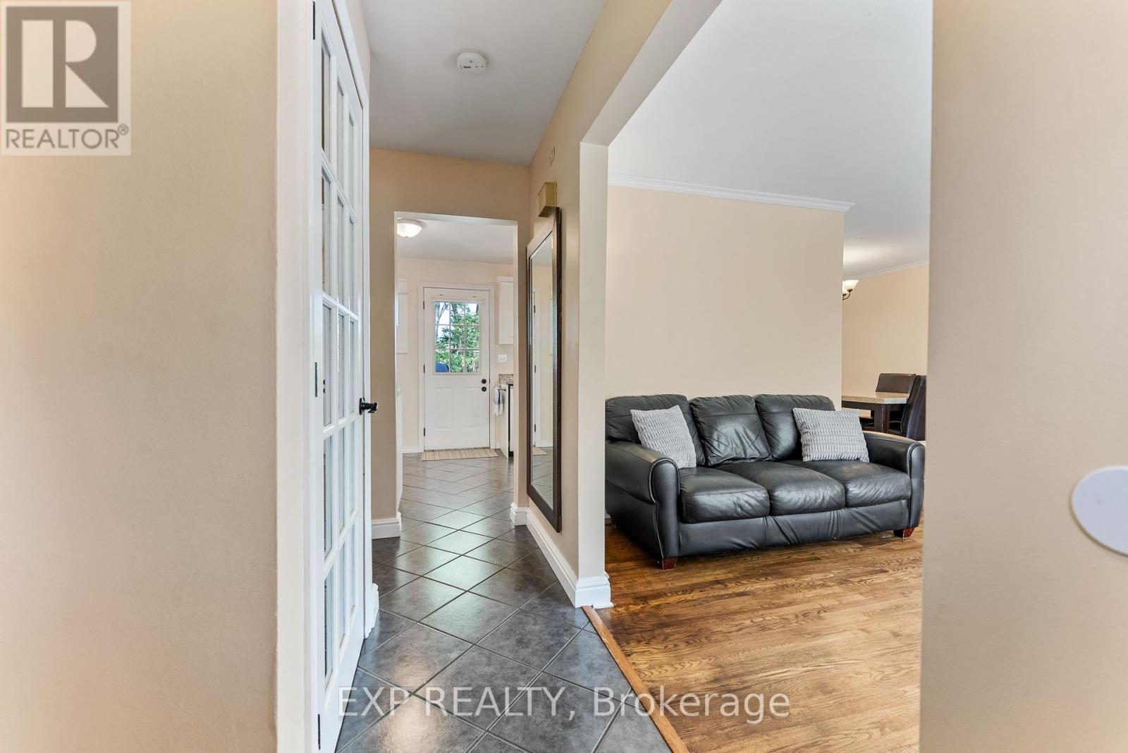 512 Whites Road, Quinte West, Ontario  K8V 5P8 - Photo 8 - X12214029