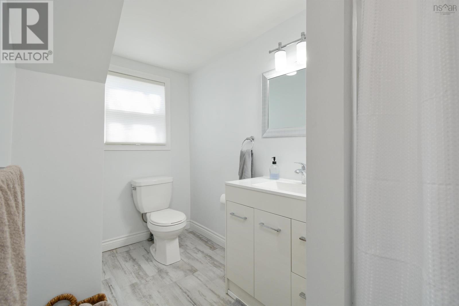 15-17 Ferris Street, Whitney Pier, Nova Scotia  B1N 2M9 - Photo 17 - 202514312