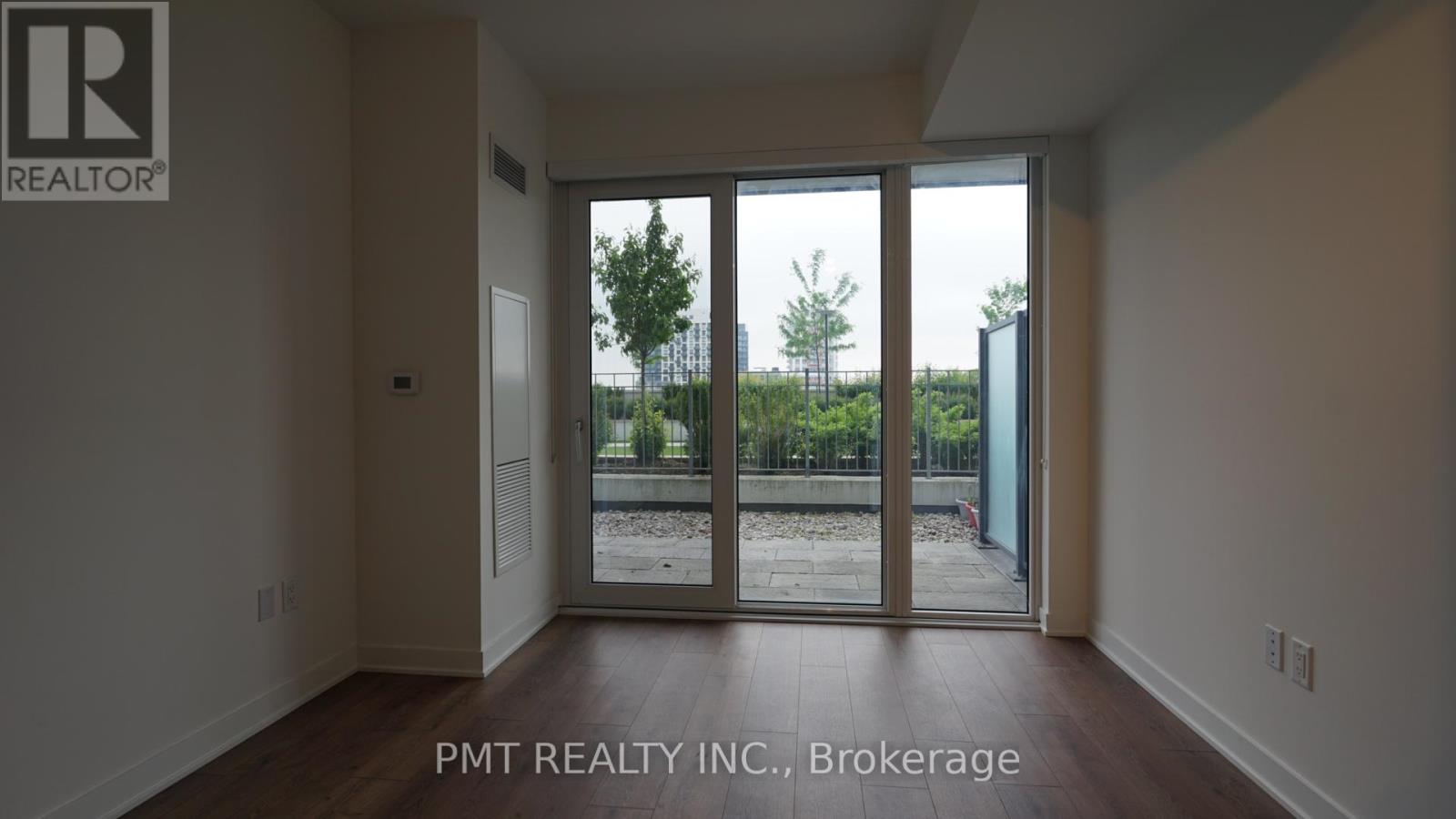 301 - 95 Oneida Crescent, Richmond Hill, Ontario  L4B 0H5 - Photo 5 - N12152194