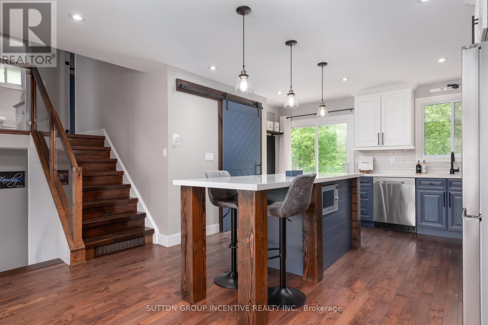 7 Ashburton Crescent, Essa, Ontario  L0M 1B0 - Photo 24 - N12205307