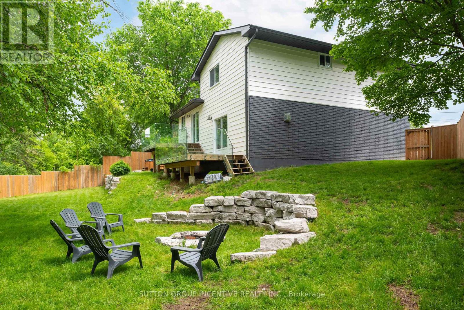 7 Ashburton Crescent, Essa, Ontario  L0M 1B0 - Photo 8 - N12205307