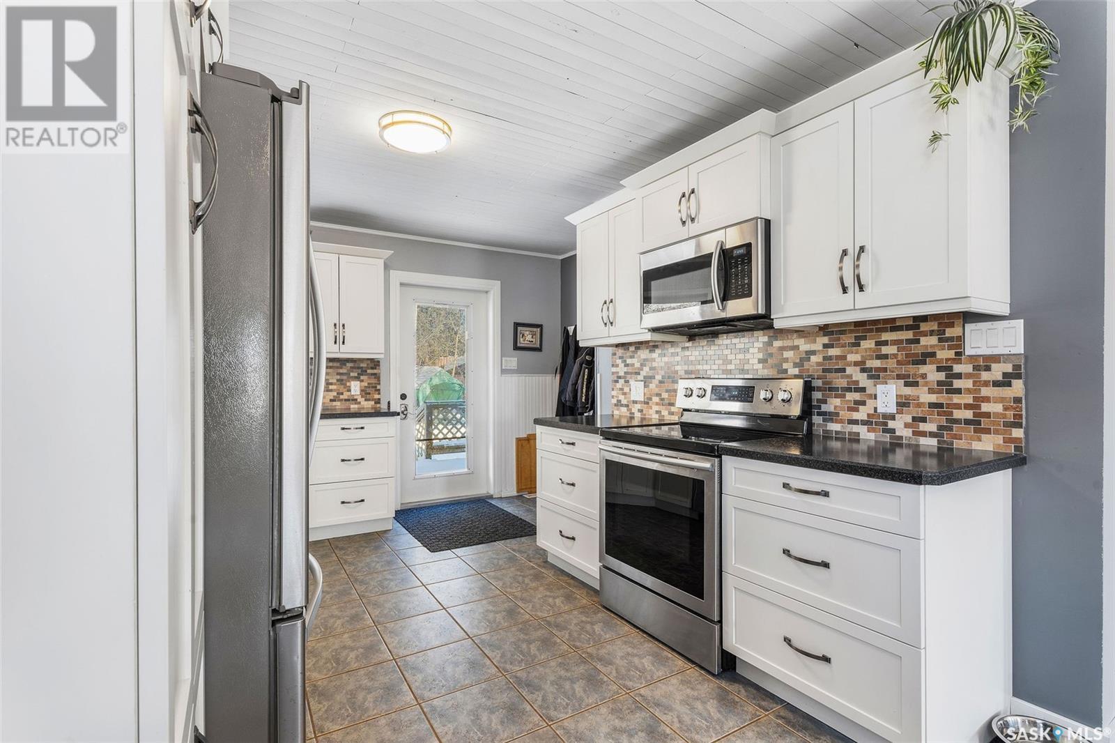 301 Jacobson Drive, Christopher Lake, Saskatchewan  S0J 0N0 - Photo 9 - SK995867