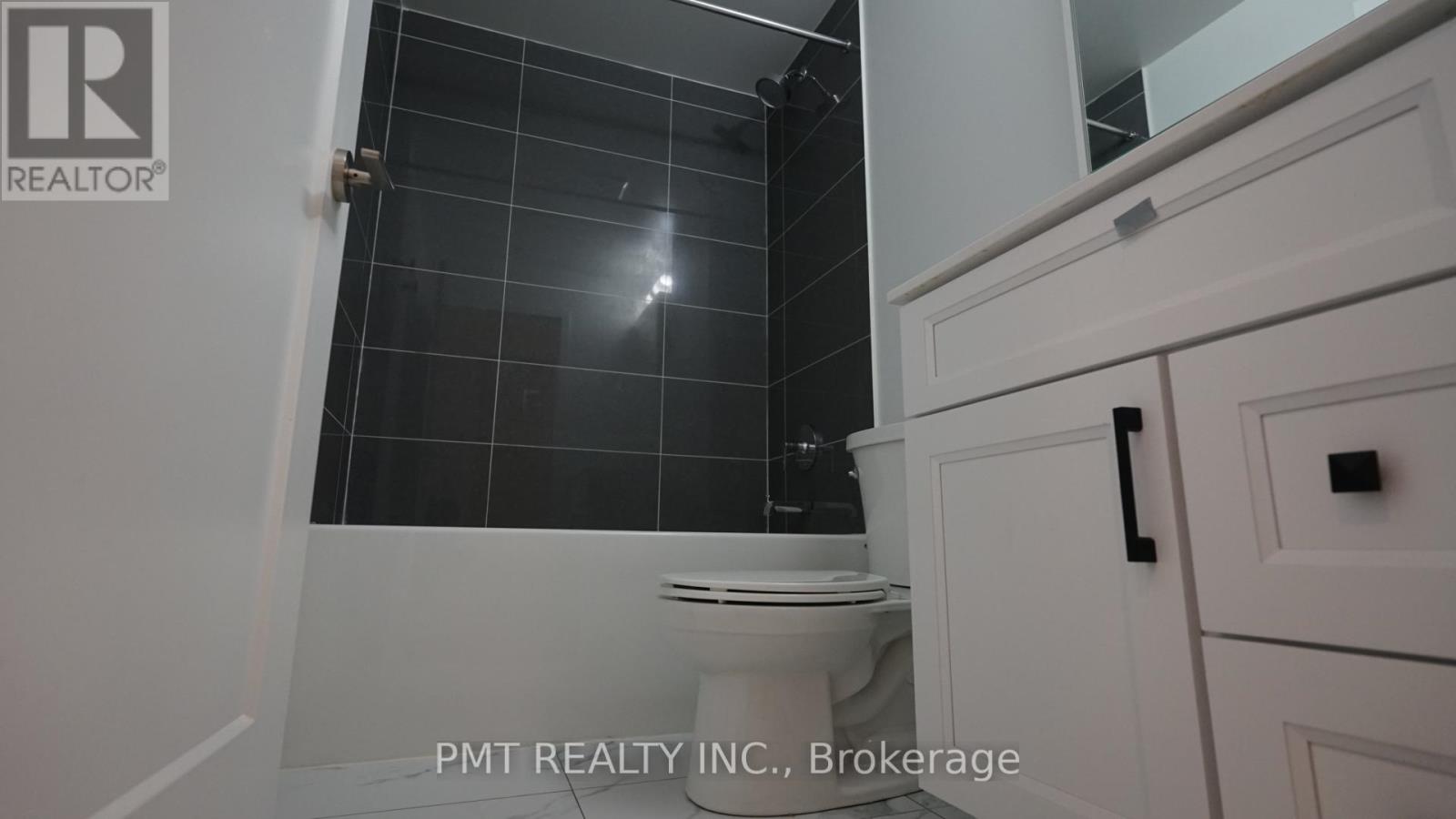 301 - 95 Oneida Crescent, Richmond Hill, Ontario  L4B 0H5 - Photo 13 - N12152194