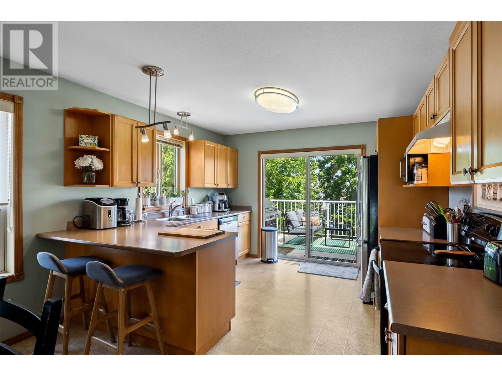 745 Bramble Court, Kamloops, British Columbia  V1S 1Z5 - Photo 10 - 10351644