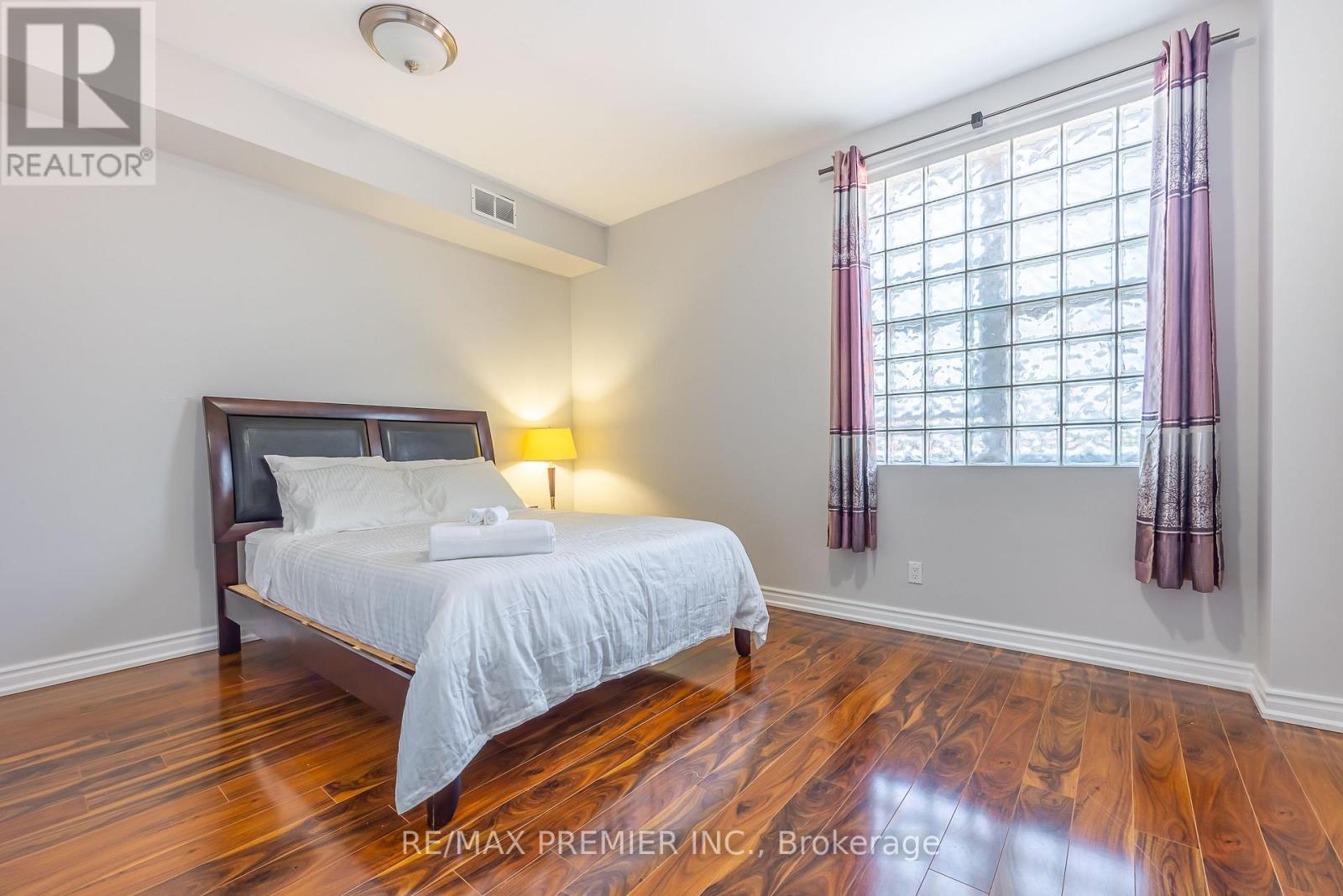 4507 Queen Street, Niagara Falls, Ontario  L2E 2L4 - Photo 19 - X12201472