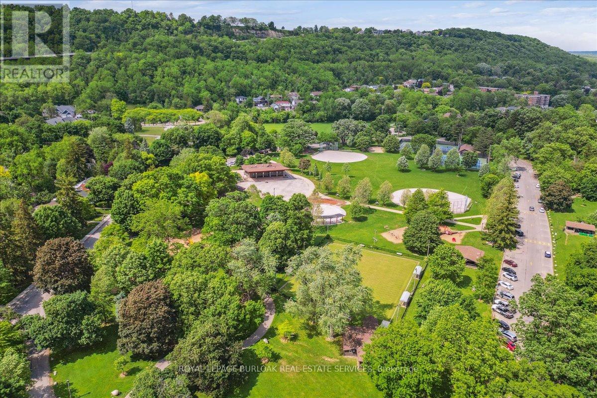 6 Parkview Row, Hamilton, Ontario  L9H 2R9 - Photo 41 - X12213979
