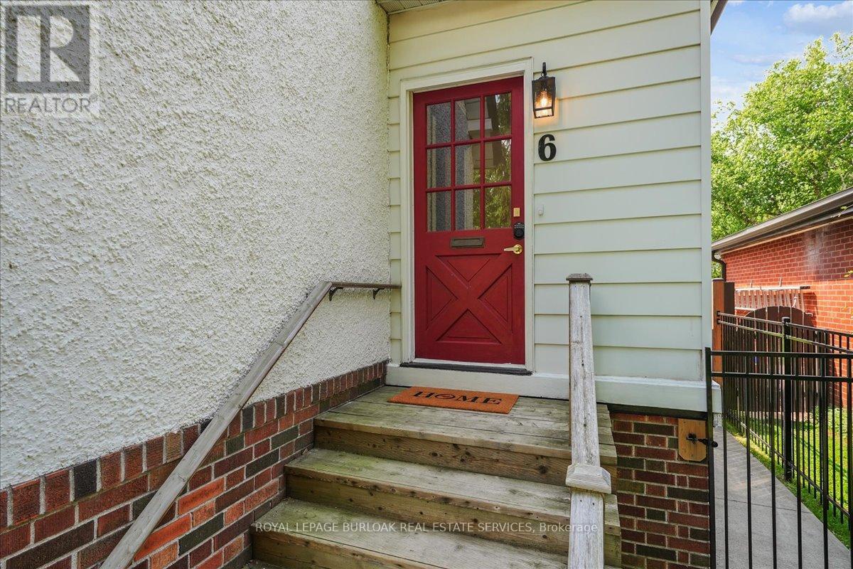 6 Parkview Row, Hamilton, Ontario  L9H 2R9 - Photo 5 - X12213979