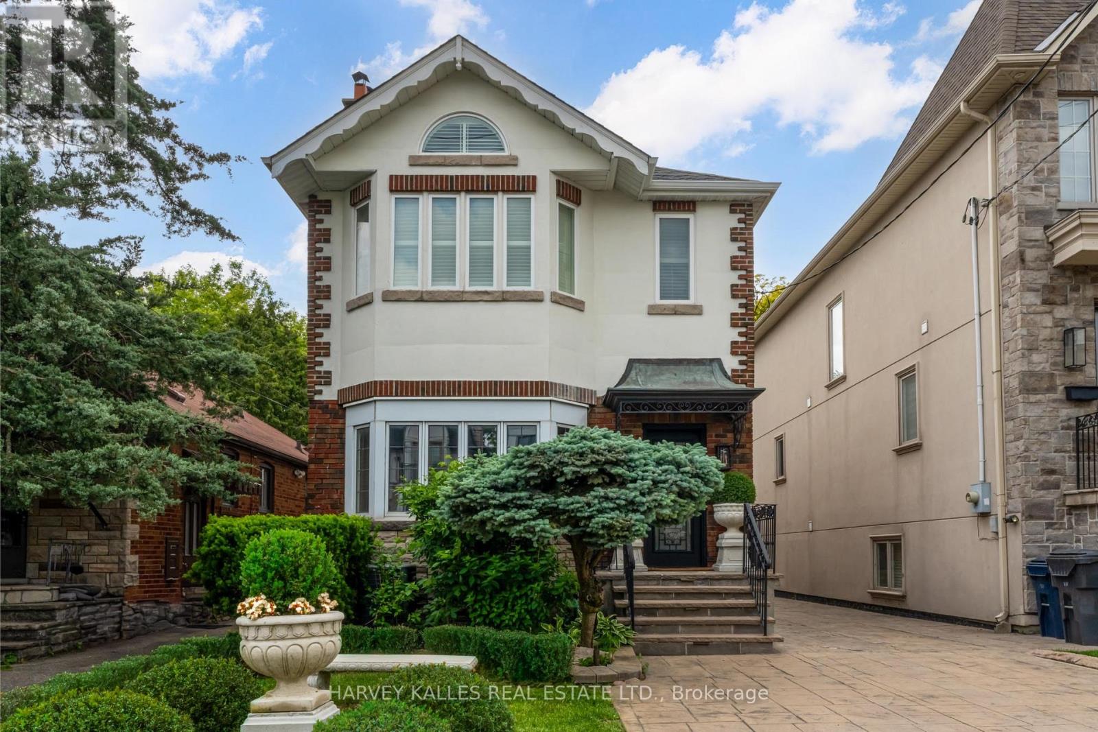 213 BROOKE AVENUE, Toronto, Ontario