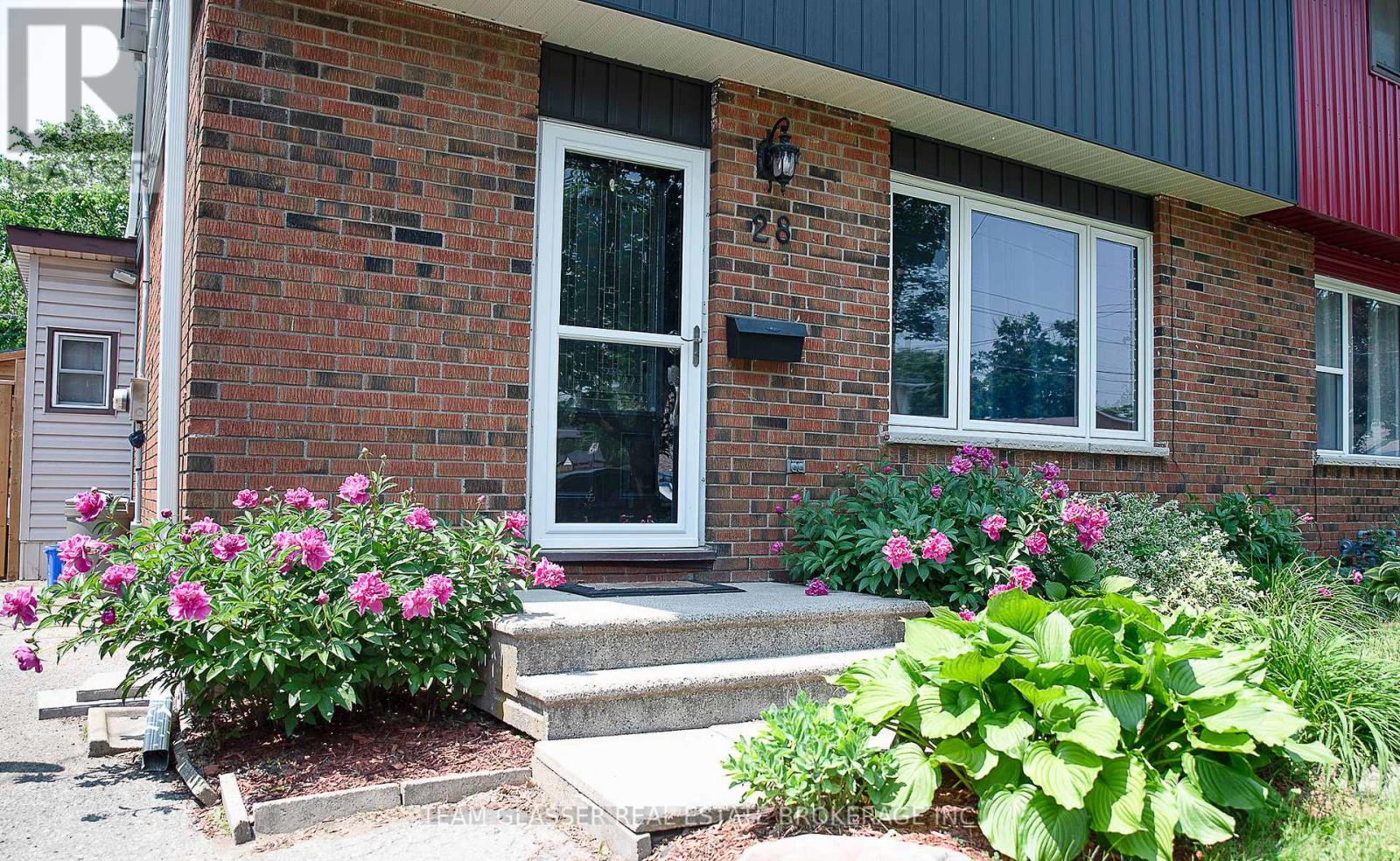 28 Parkview Heights, Aylmer, Ontario  N5H 2J8 - Photo 2 - X12116083