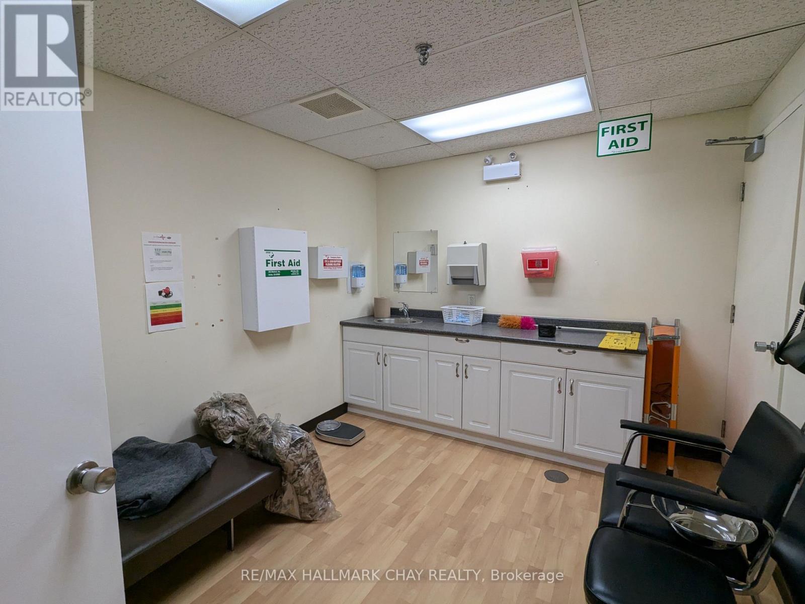 H - 279 Bayview Drive, Barrie, Ontario  L4N 8X9 - Photo 12 - S12053971