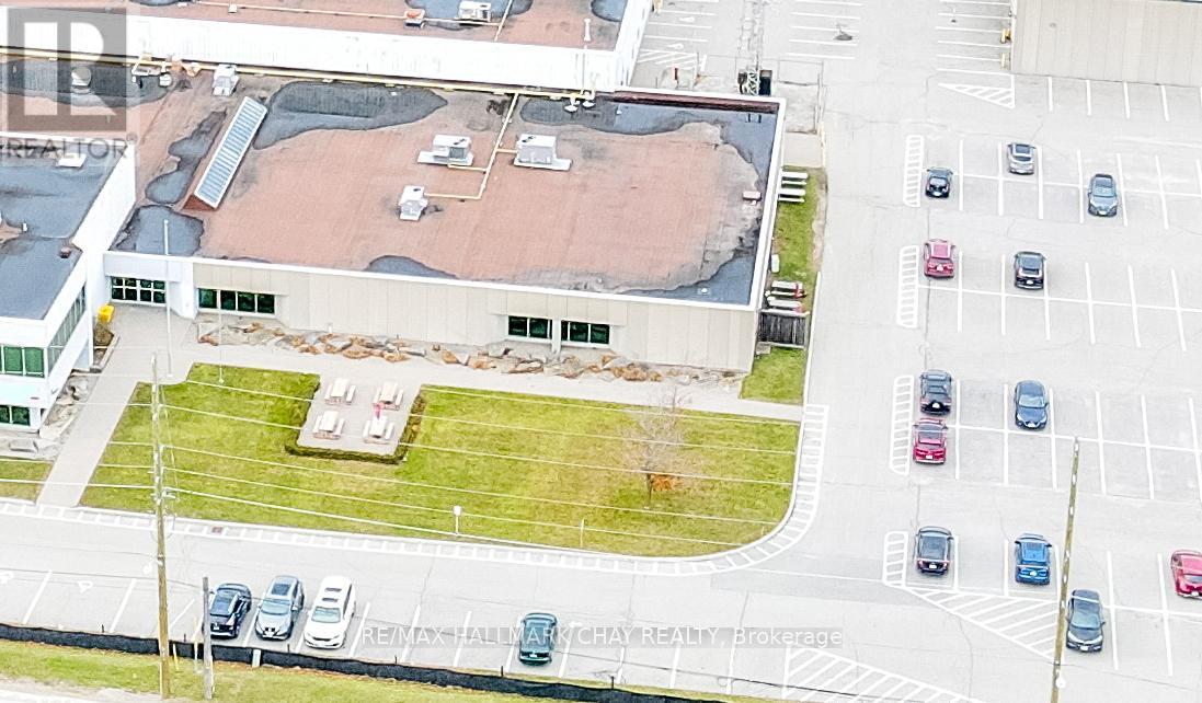 H - 279 Bayview Drive, Barrie, Ontario  L4N 8X9 - Photo 2 - S12053971