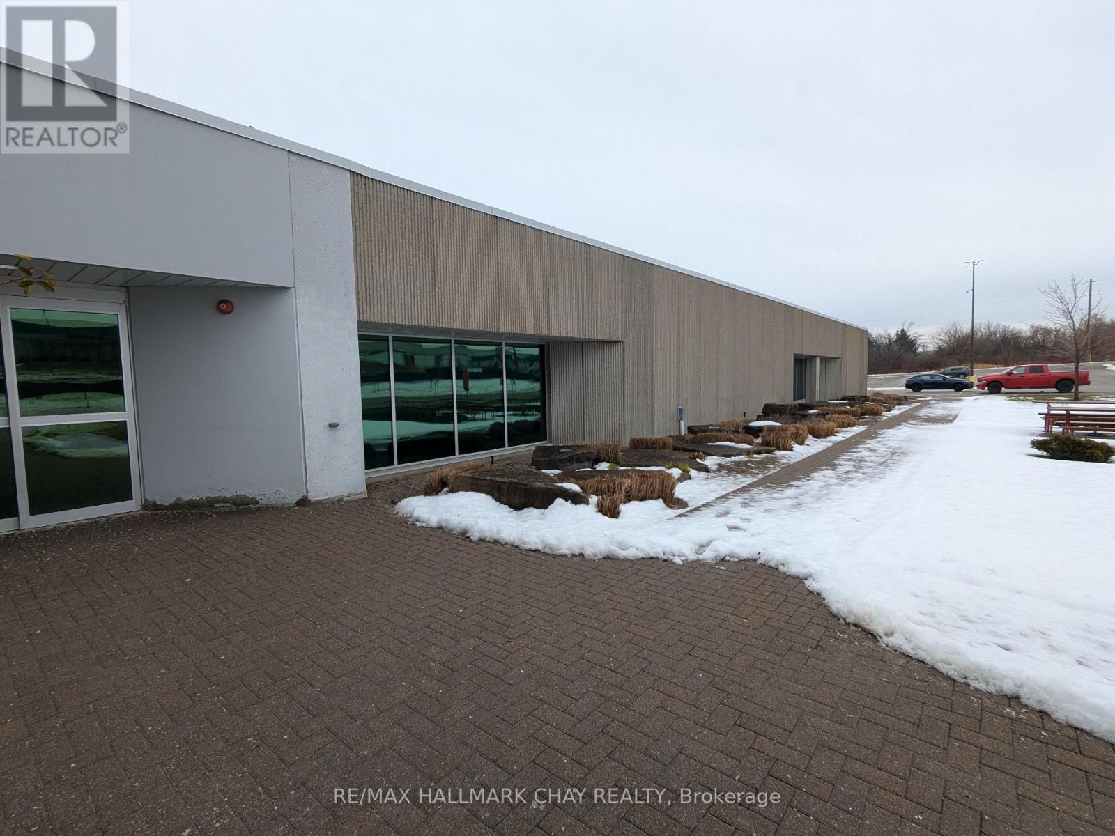 H - 279 Bayview Drive, Barrie, Ontario  L4N 8X9 - Photo 9 - S12053971