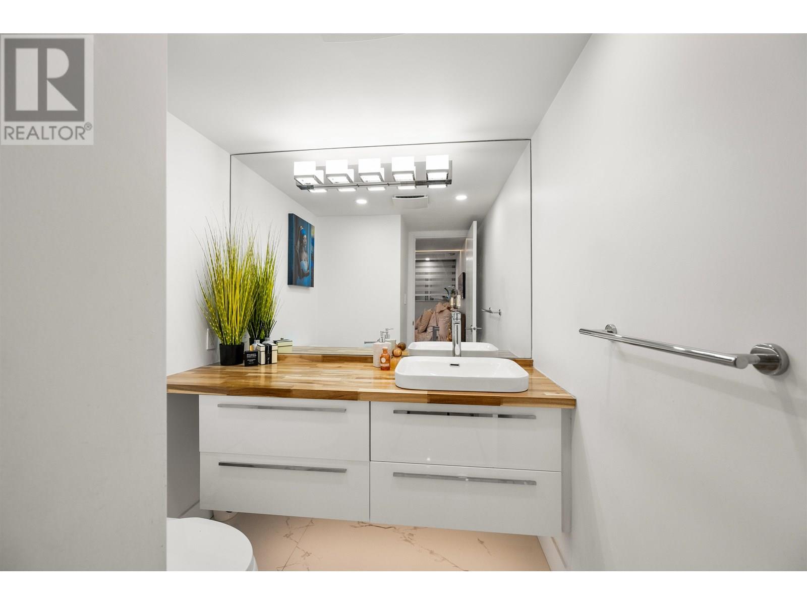 L1 555 13th Street, West Vancouver, British Columbia  V7T 2N8 - Photo 19 - R3014401