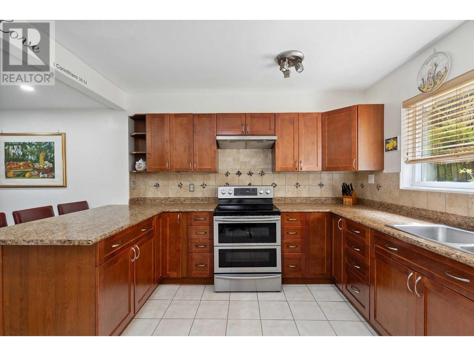 1059 Cecile Drive, Port Moody, British Columbia  V3H 1M6 - Photo 5 - R3014410