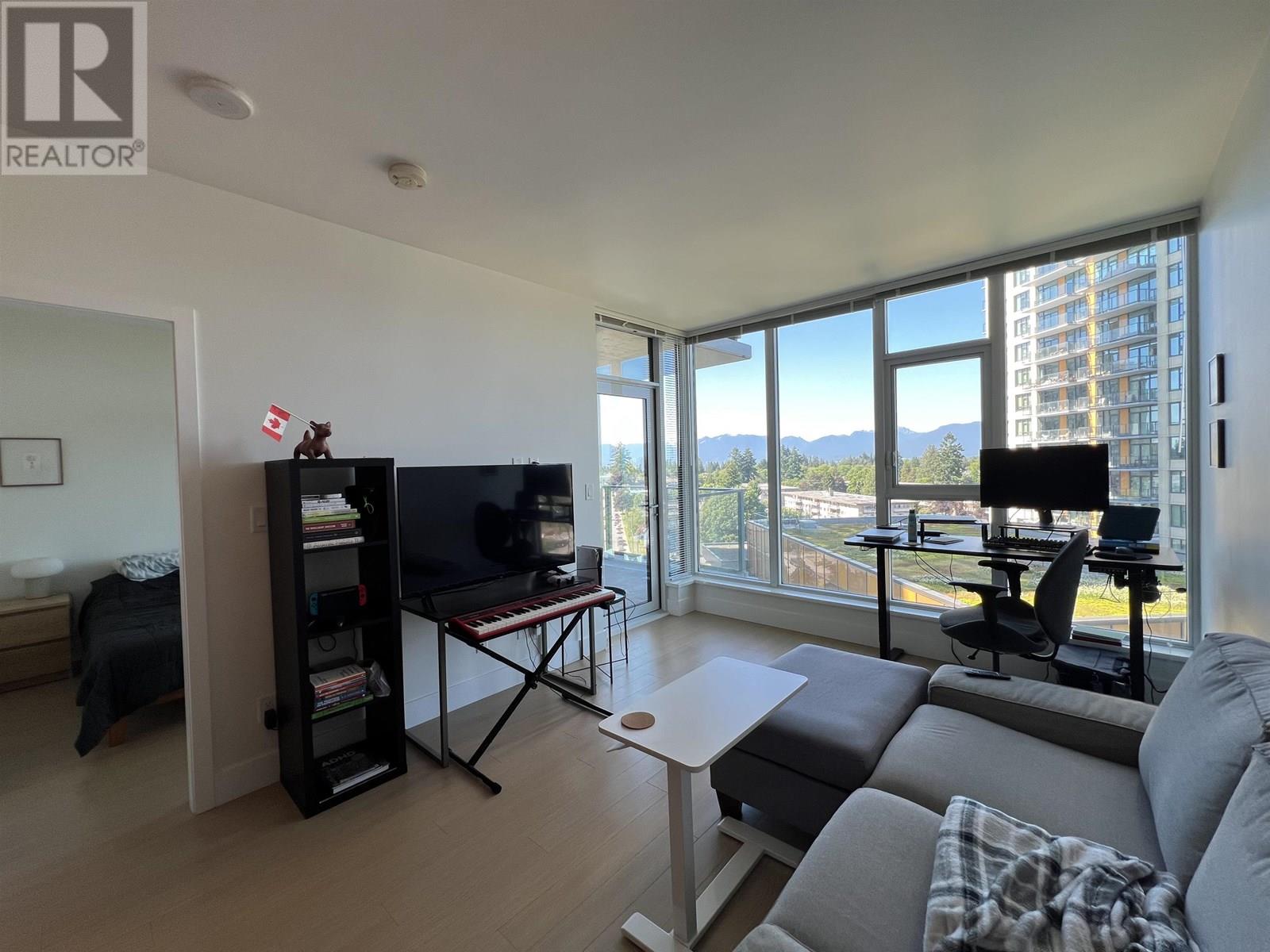 903 7388 Kingsway, Burnaby, British Columbia  V3N 0G9 - Photo 2 - R3014465