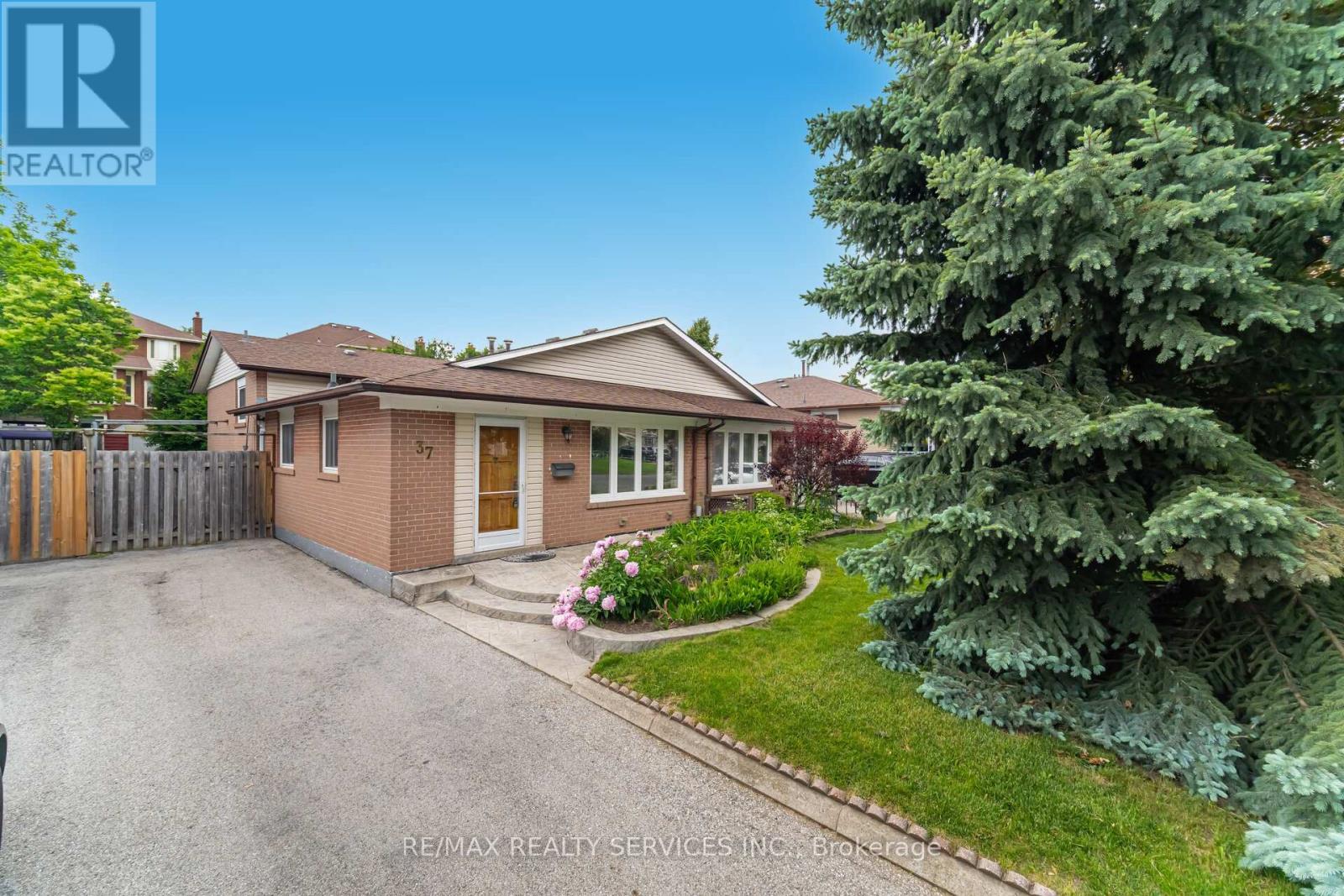 37 WELBECK DRIVE, Brampton, Ontario
