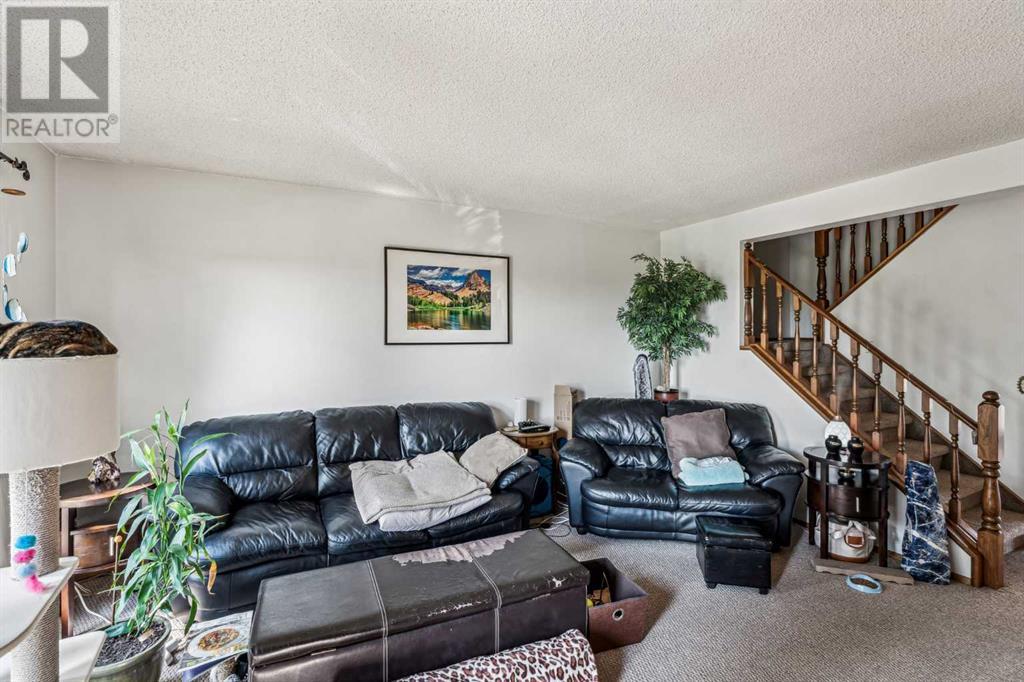 89 Edgehill Drive Nw, Calgary, Alberta  t3a 2w1 - Photo 11 - A2230176