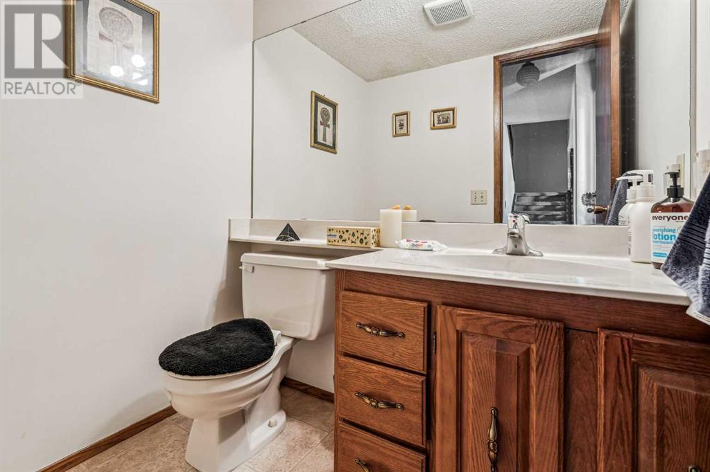 89 Edgehill Drive Nw, Calgary, Alberta  t3a 2w1 - Photo 15 - A2230176