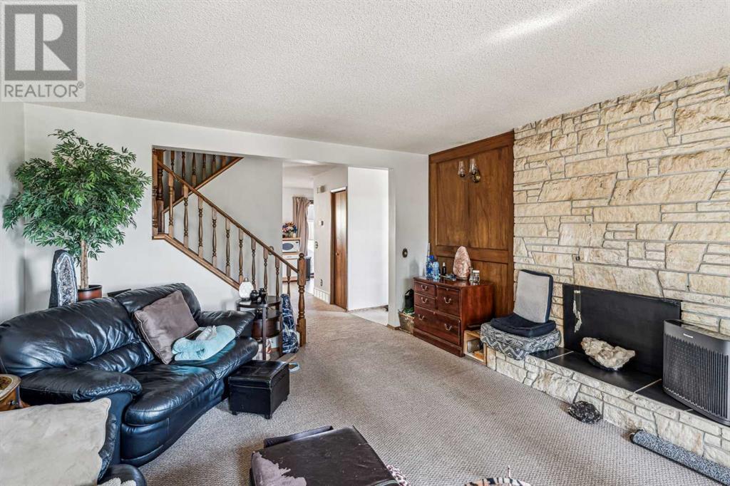 89 Edgehill Drive Nw, Calgary, Alberta  t3a 2w1 - Photo 12 - A2230176
