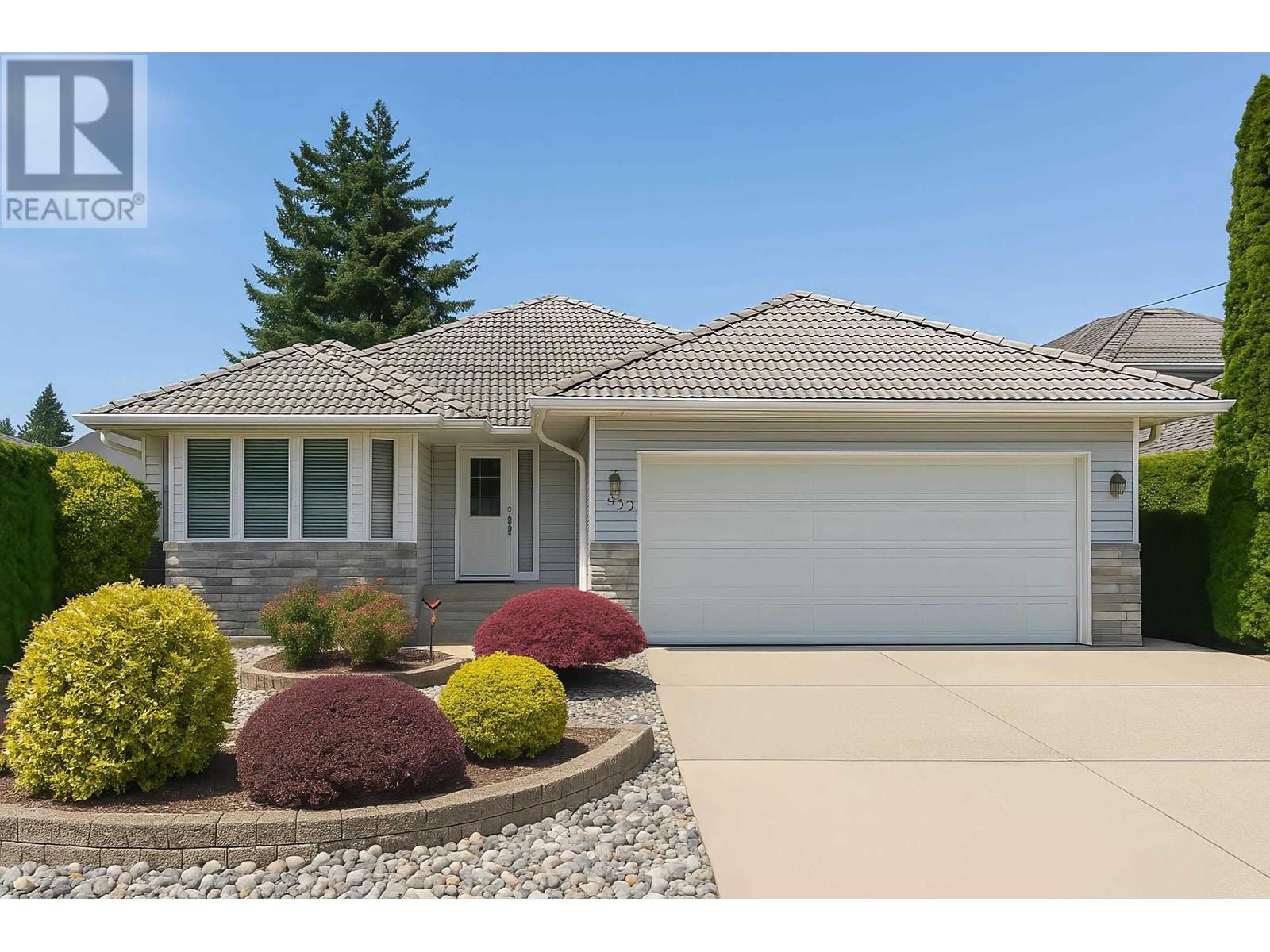 310 MUNDY STREET, coquitlam, British Columbia