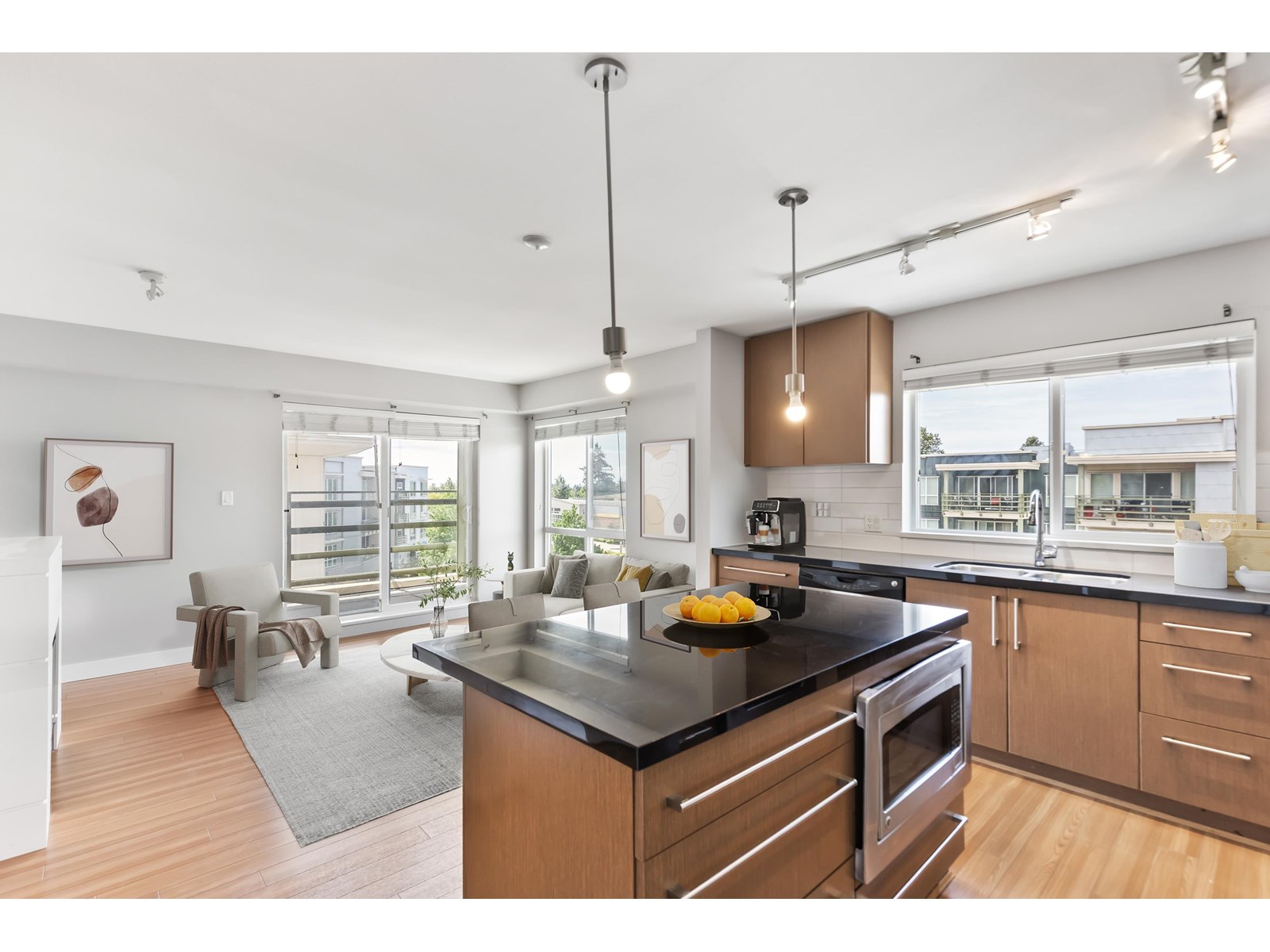 15775 Croydon Drive, Surrey, British Columbia  V3S 2L5 - Photo 2 - R3014482
