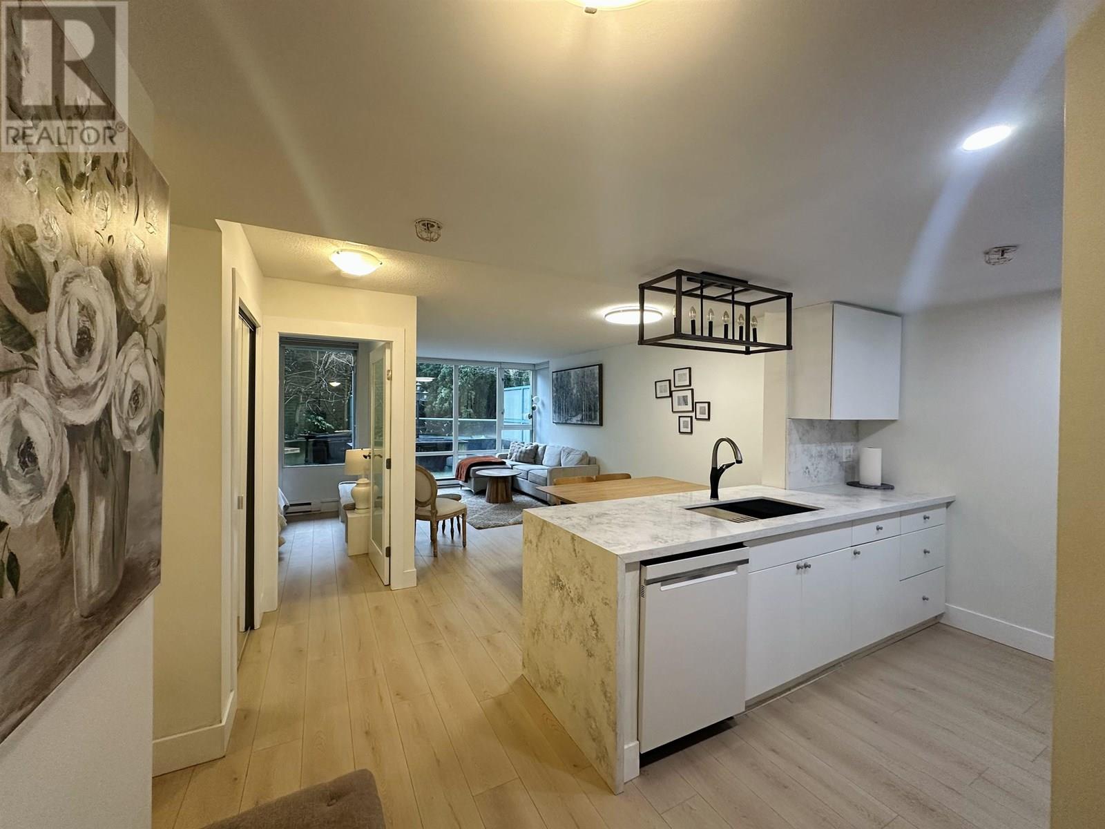 202 1033 Marinaside Crescent, Vancouver, British Columbia  V6Z 3A3 - Photo 2 - R3011059