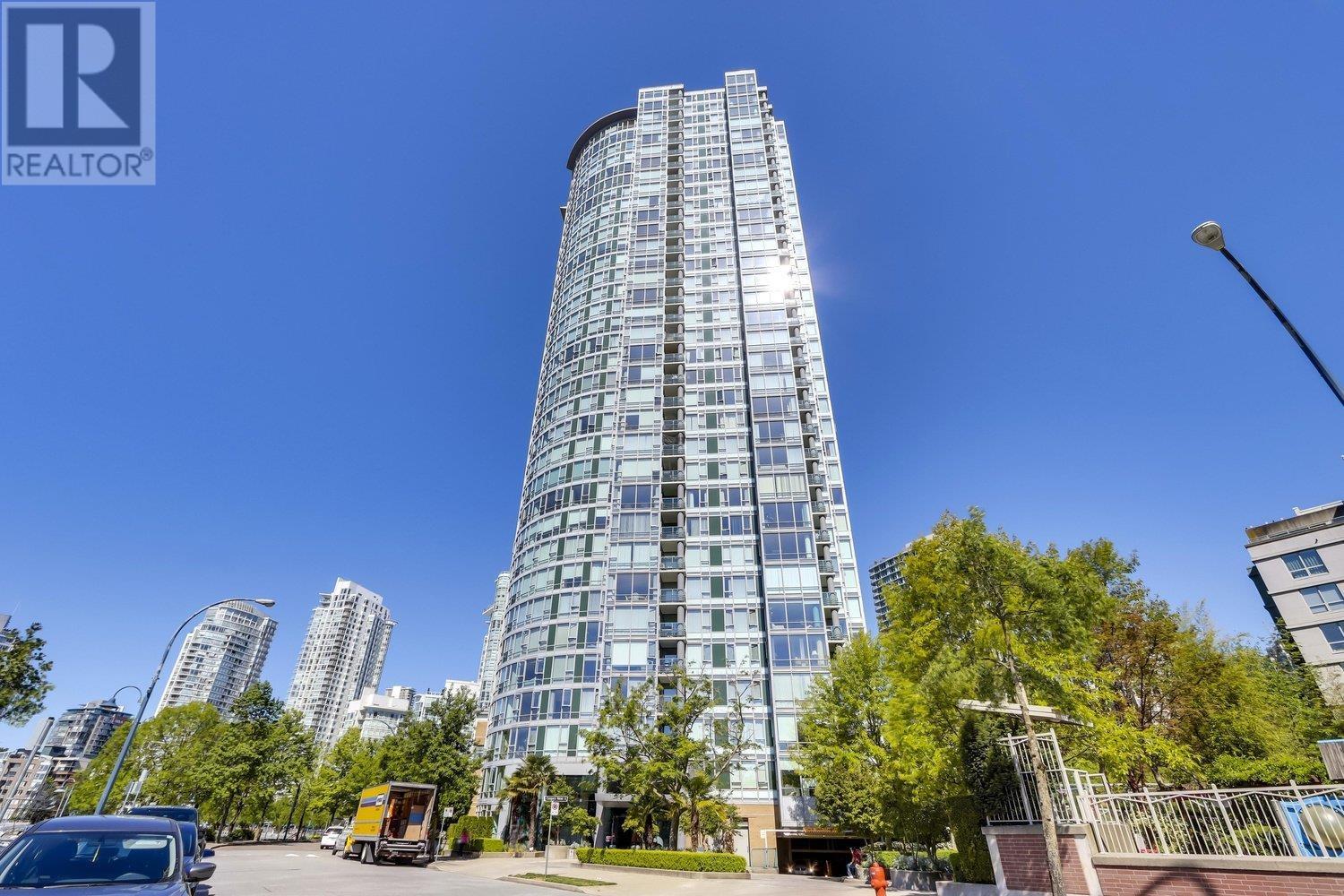 202 1033 MARINASIDE CRESCENT, Vancouver, British Columbia