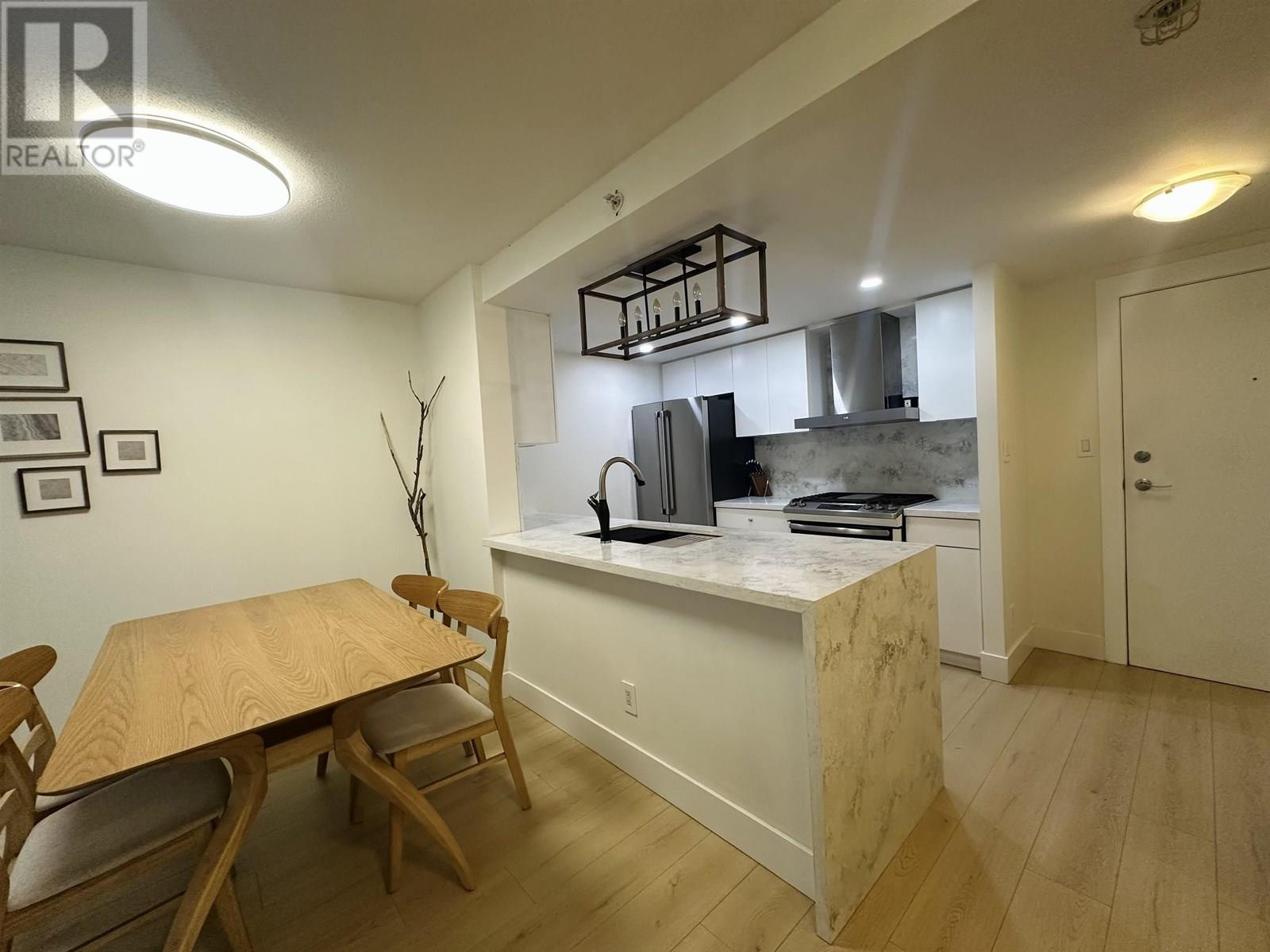202 1033 Marinaside Crescent, Vancouver, British Columbia  V6Z 3A3 - Photo 3 - R3011059