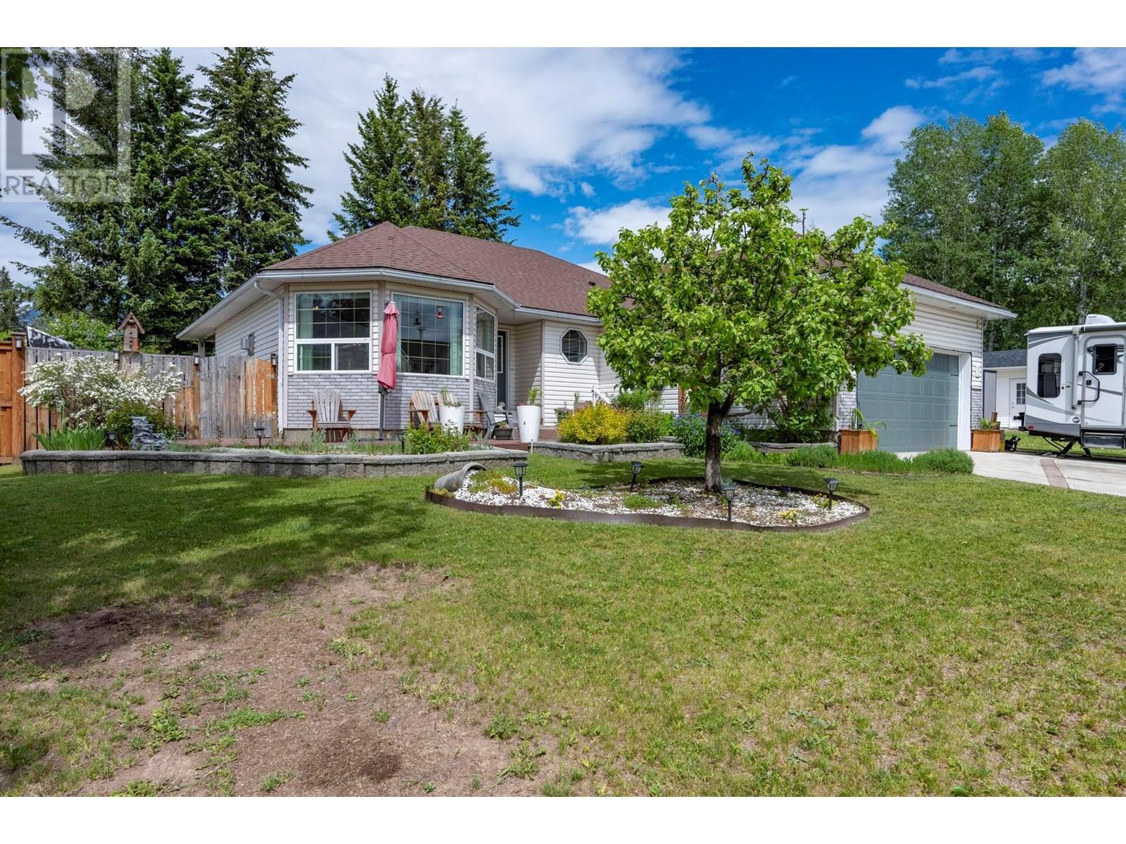 1505 Cedar Street, Golden, British Columbia  V0A 1H6 - Photo 59 - 10350673