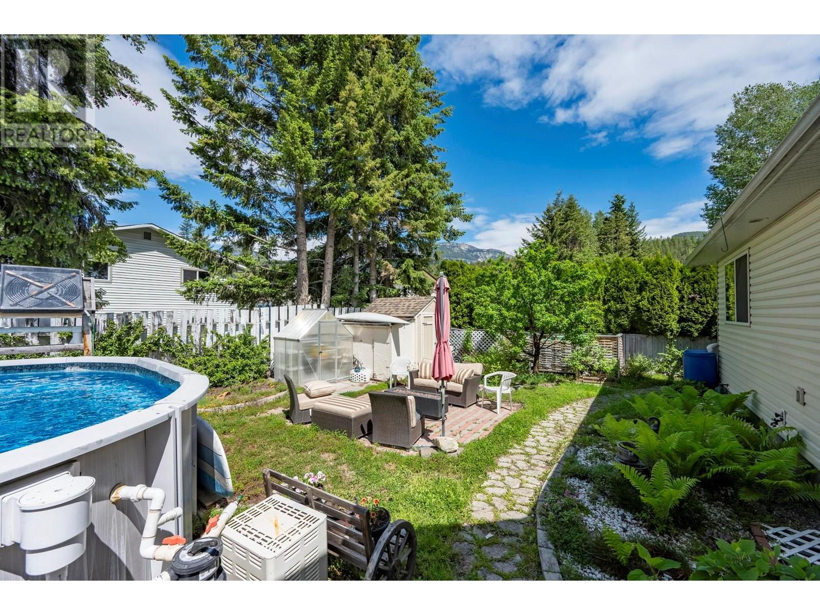 1505 Cedar Street, Golden, British Columbia  V0A 1H6 - Photo 63 - 10350673