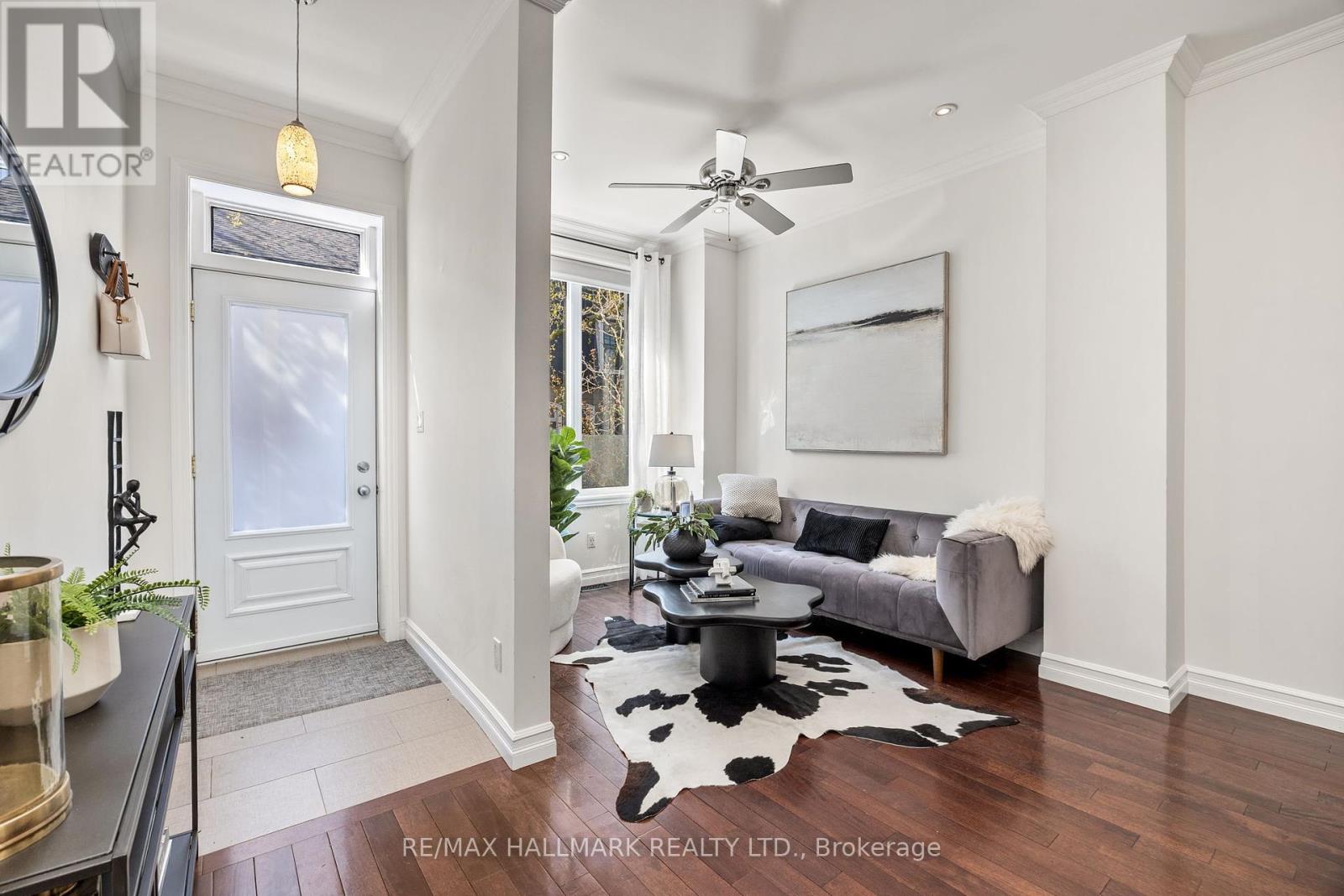 48 Allen Avenue, Toronto, Ontario  M4M 1T4 - Photo 3 - E12158328
