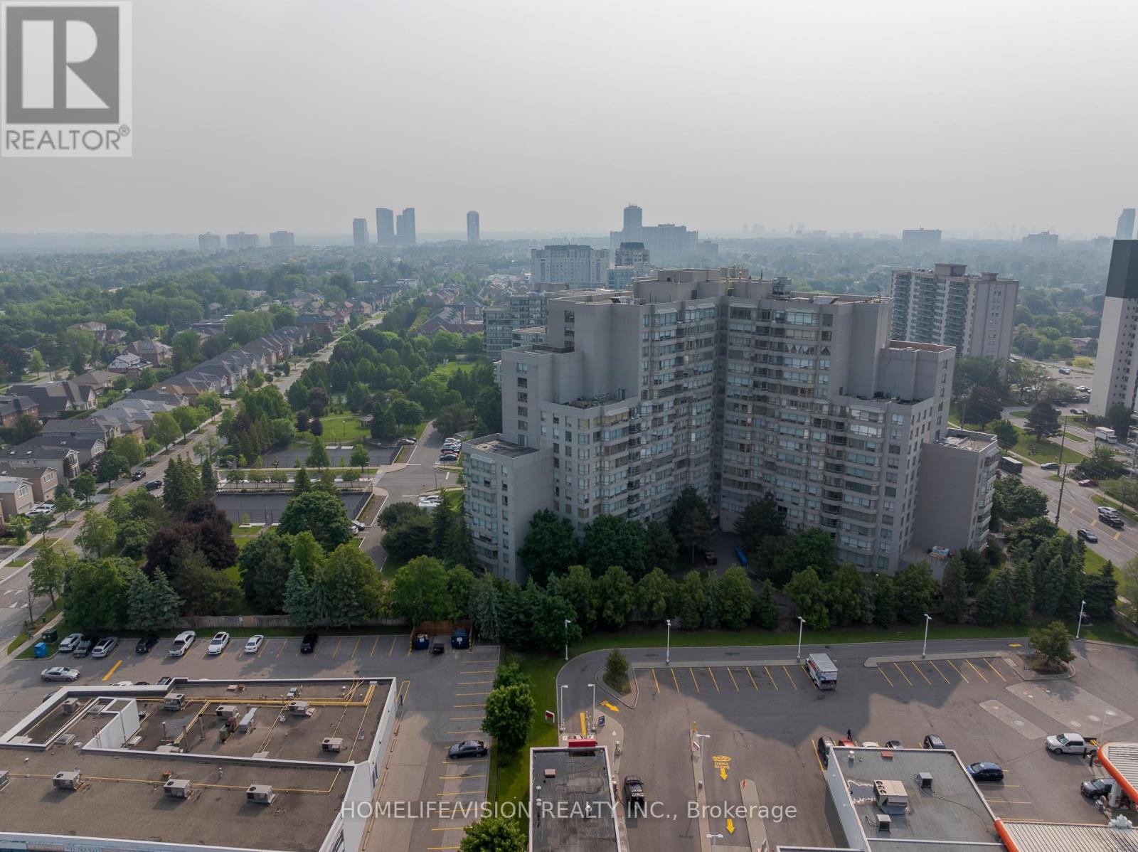 413 - 7 TOWNSGATE DRIVE, Vaughan, Ontario