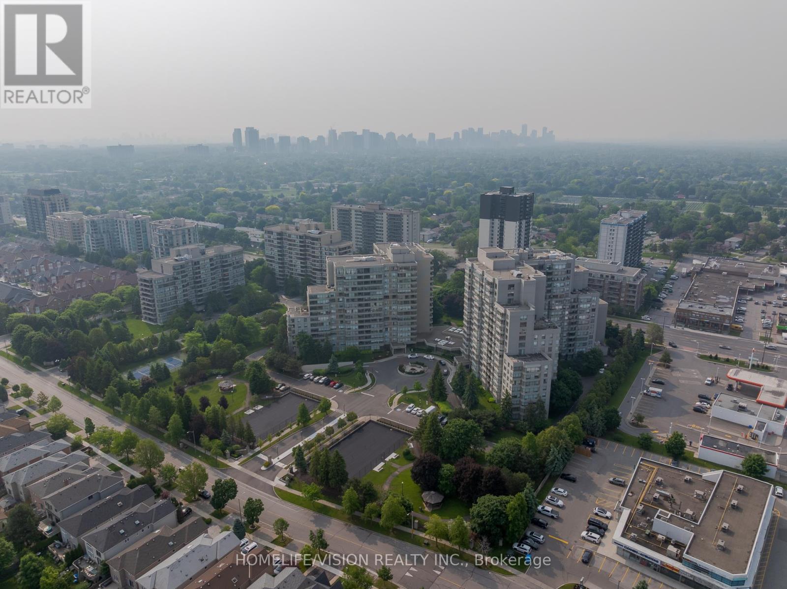 413 - 7 Townsgate Drive, Vaughan, Ontario  L4J 7Z9 - Photo 3 - N12213798