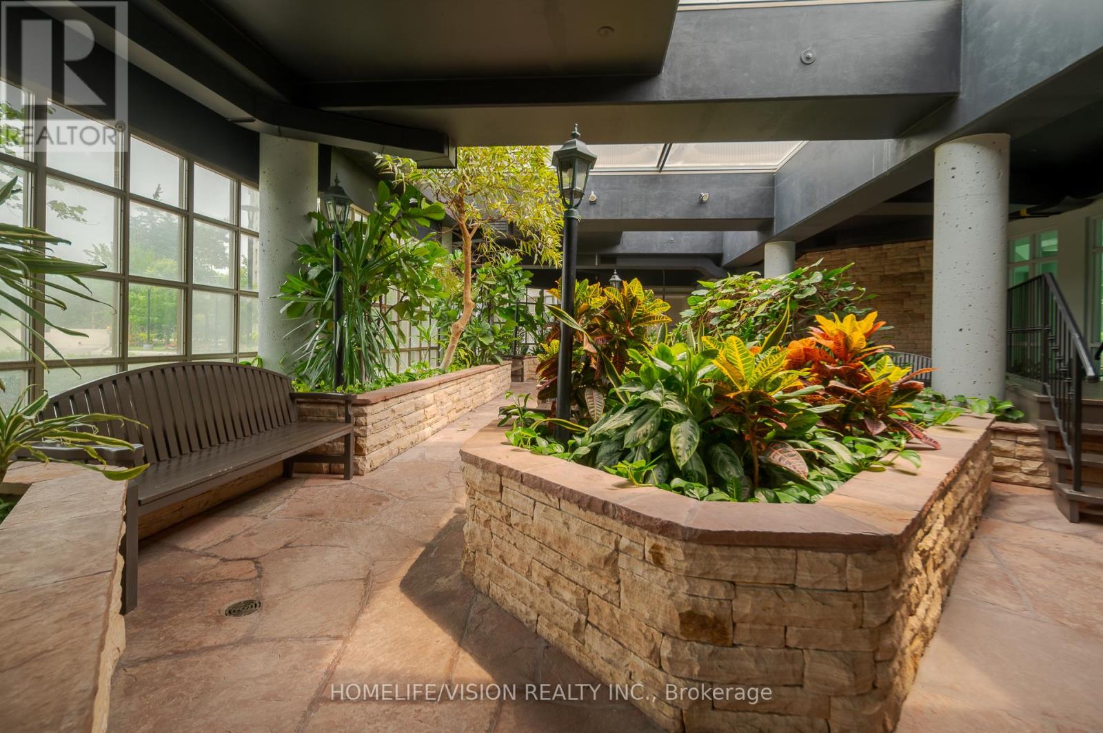 413 - 7 Townsgate Drive, Vaughan, Ontario  L4J 7Z9 - Photo 40 - N12213798