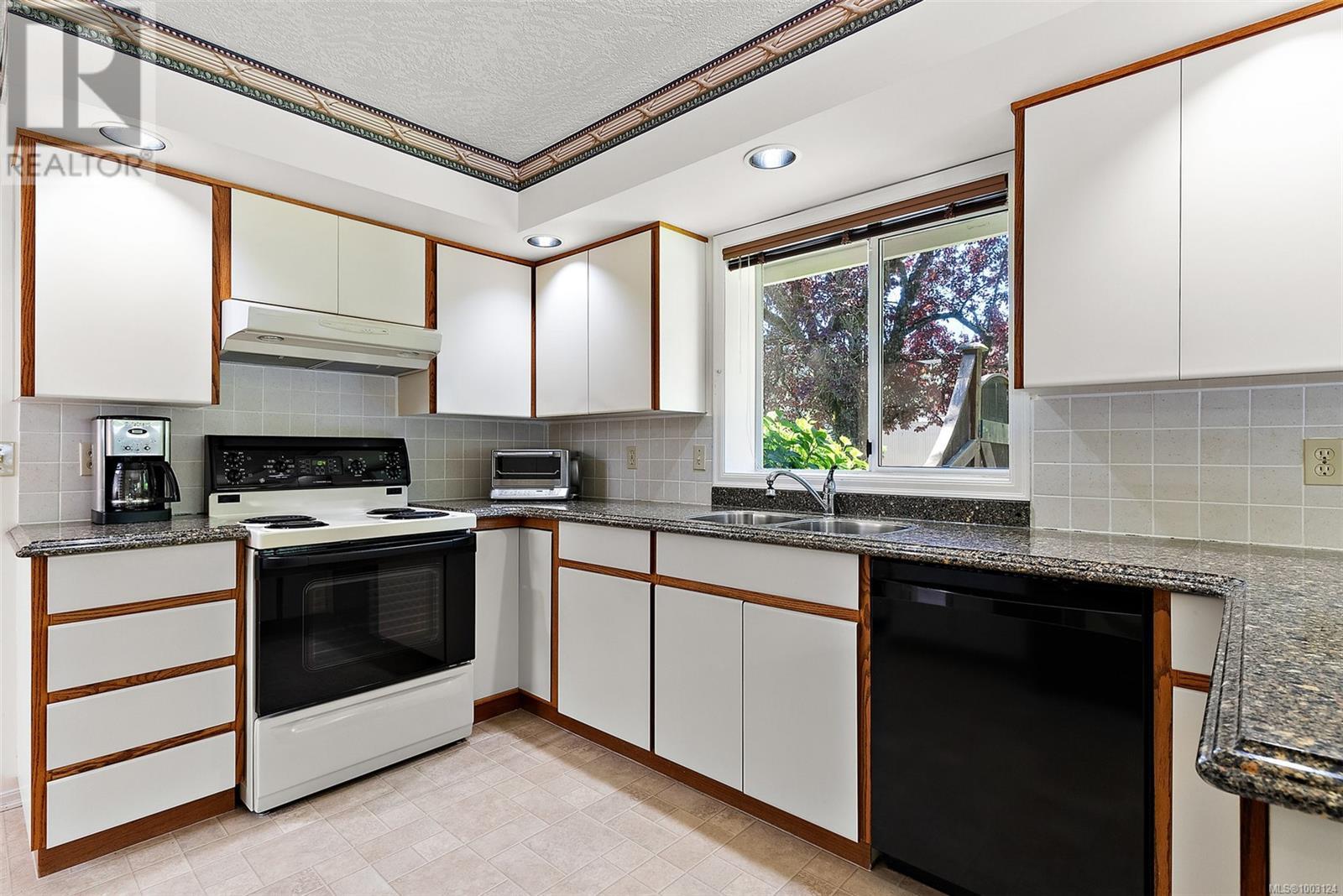 1662 Dean Park Rd, North Saanich, British Columbia  V8L 4Y7 - Photo 10 - 1003124