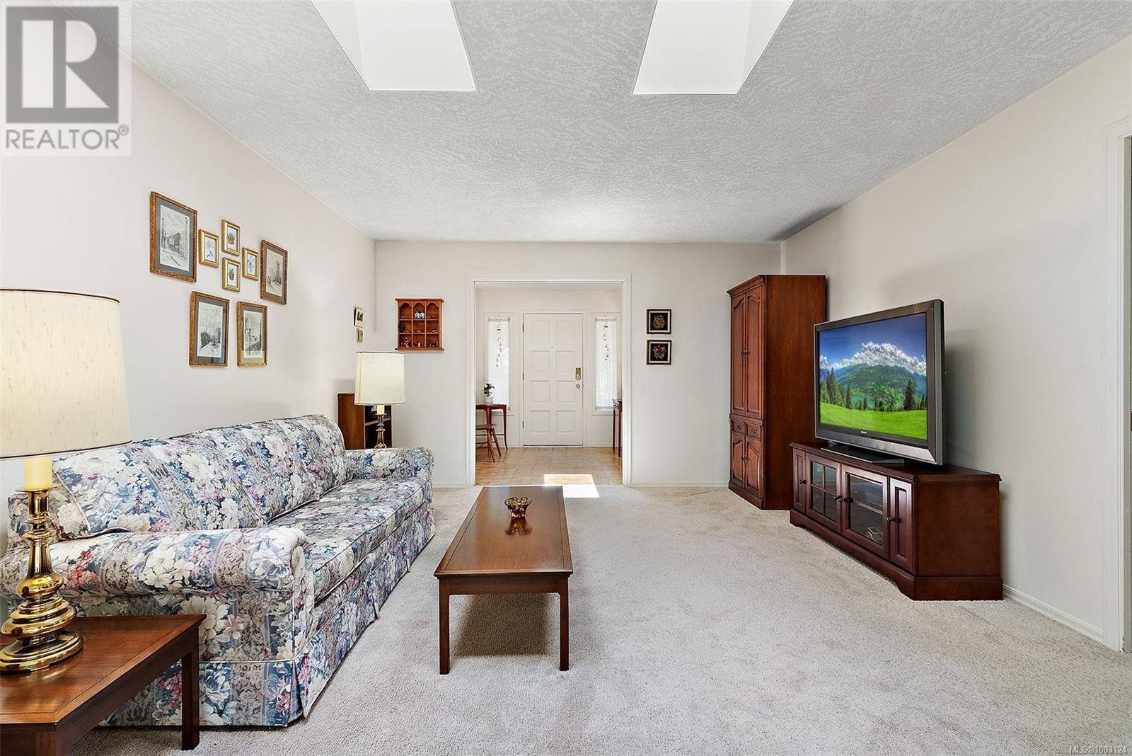 1662 Dean Park Rd, North Saanich, British Columbia  V8L 4Y7 - Photo 5 - 1003124