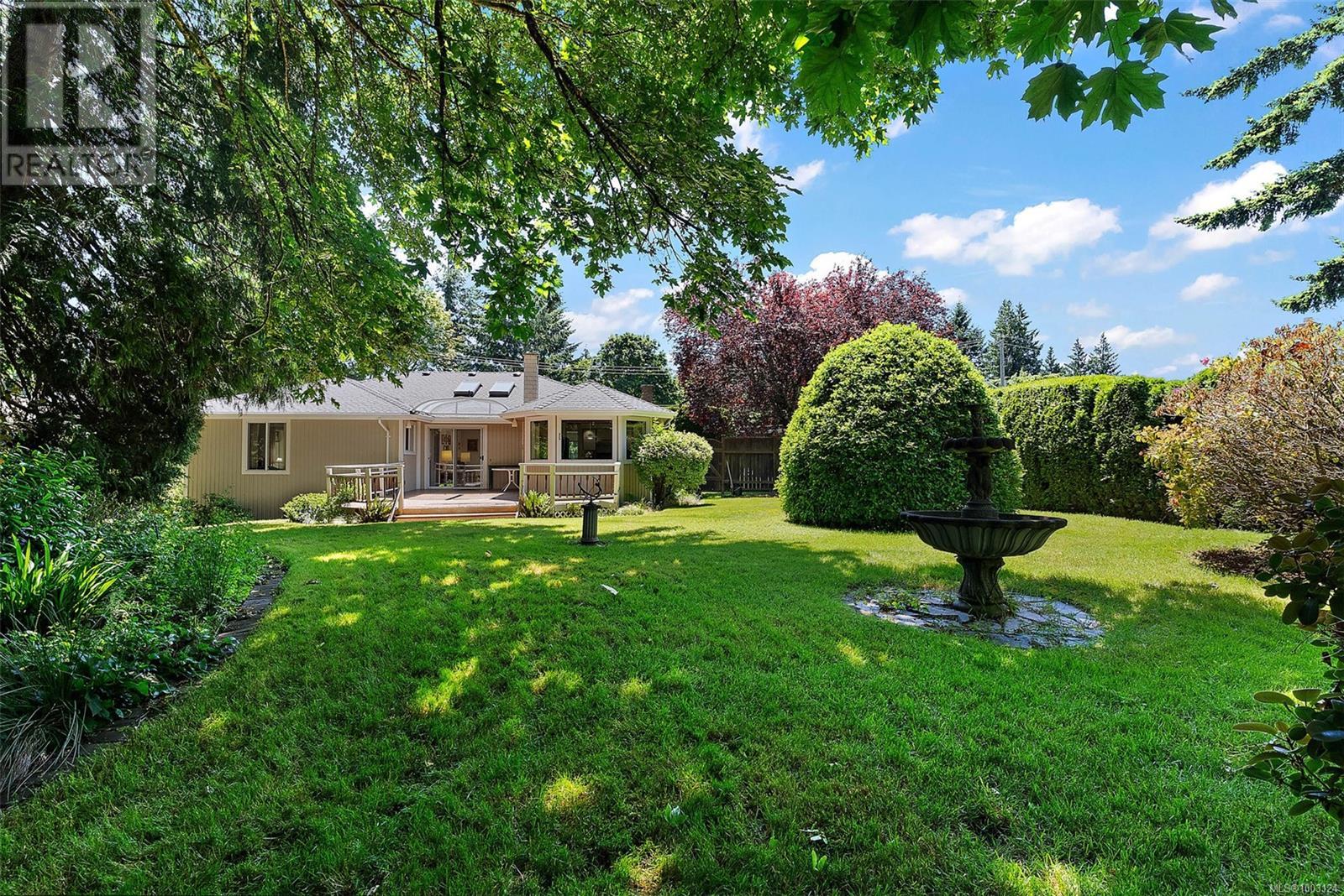1662 Dean Park Rd, North Saanich, British Columbia  V8L 4Y7 - Photo 22 - 1003124