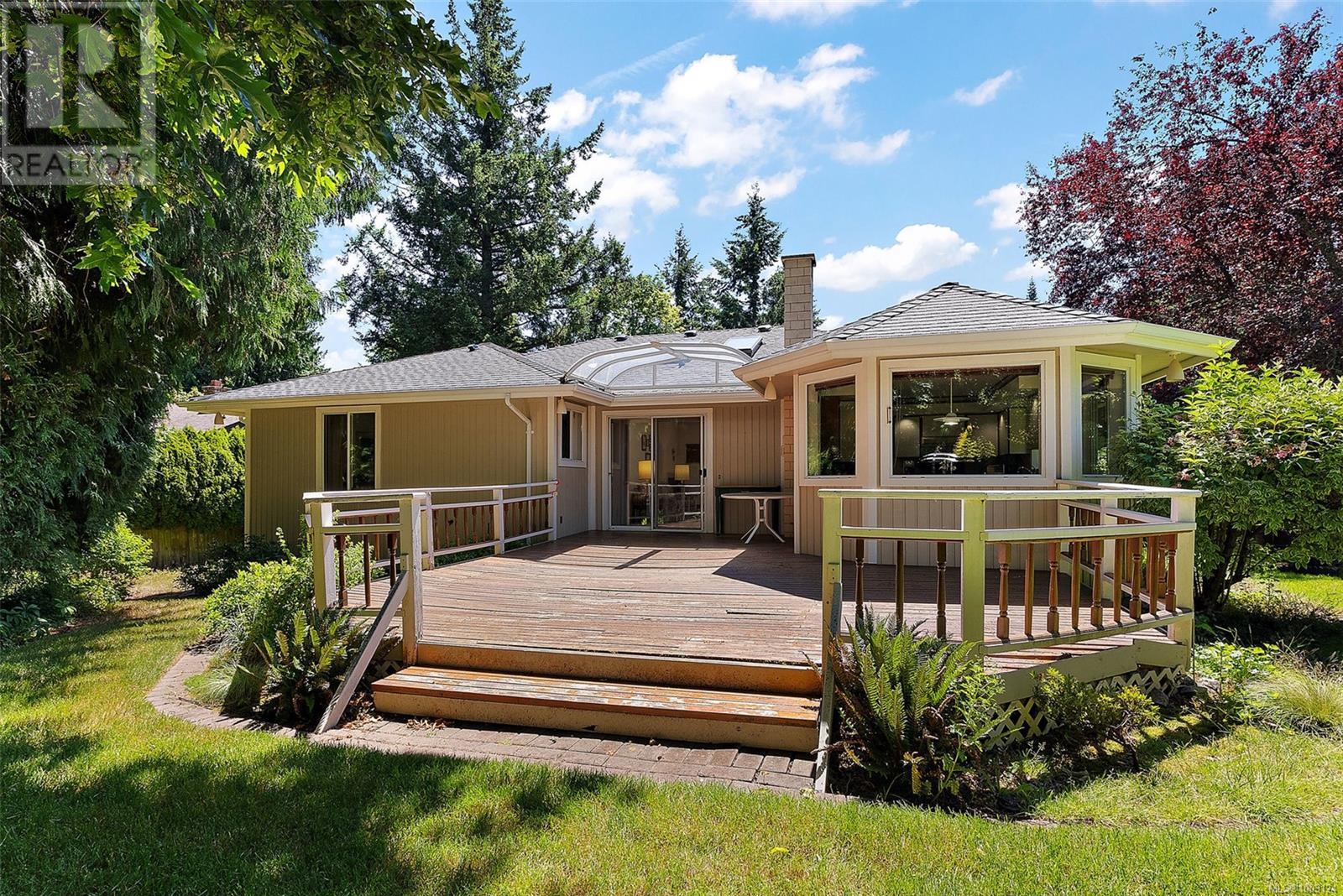 1662 Dean Park Rd, North Saanich, British Columbia  V8L 4Y7 - Photo 24 - 1003124