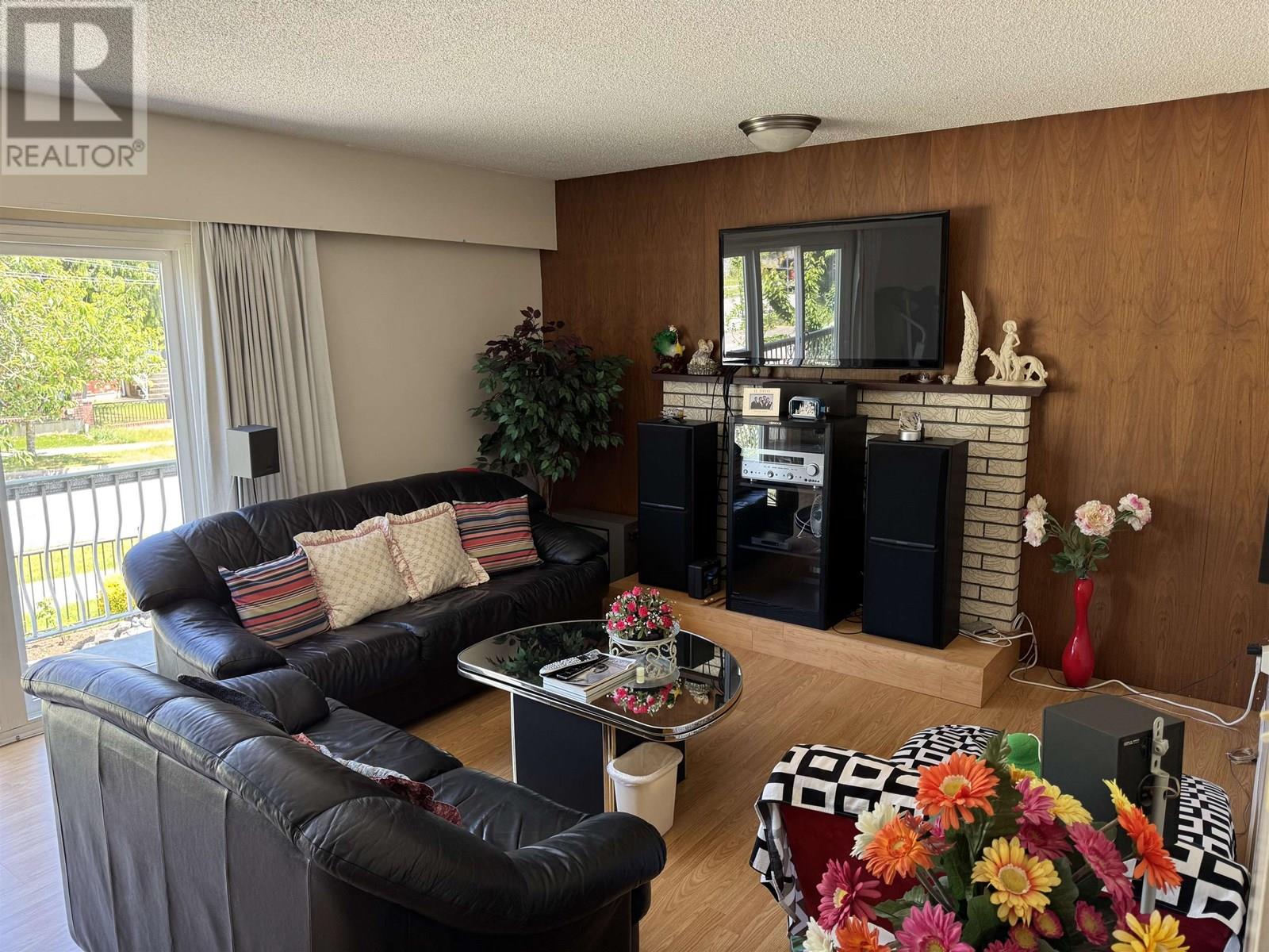 3568 Wellington Avenue, Vancouver, British Columbia  V5R 4Z1 - Photo 2 - R3014422