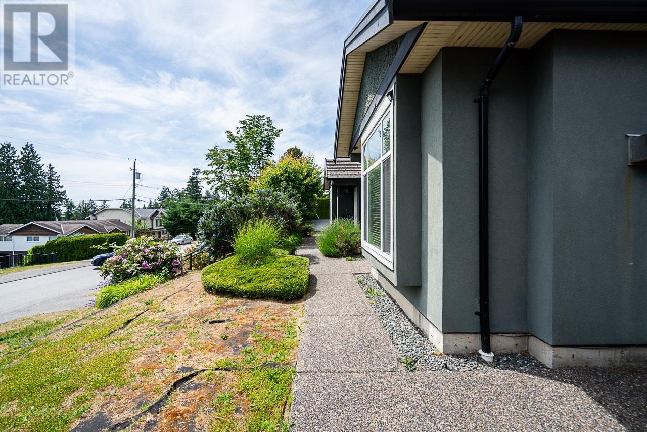 5187 - 5189 Carson Street, Burnaby, British Columbia  V5J 2Z1 - Photo 6 - R2991370